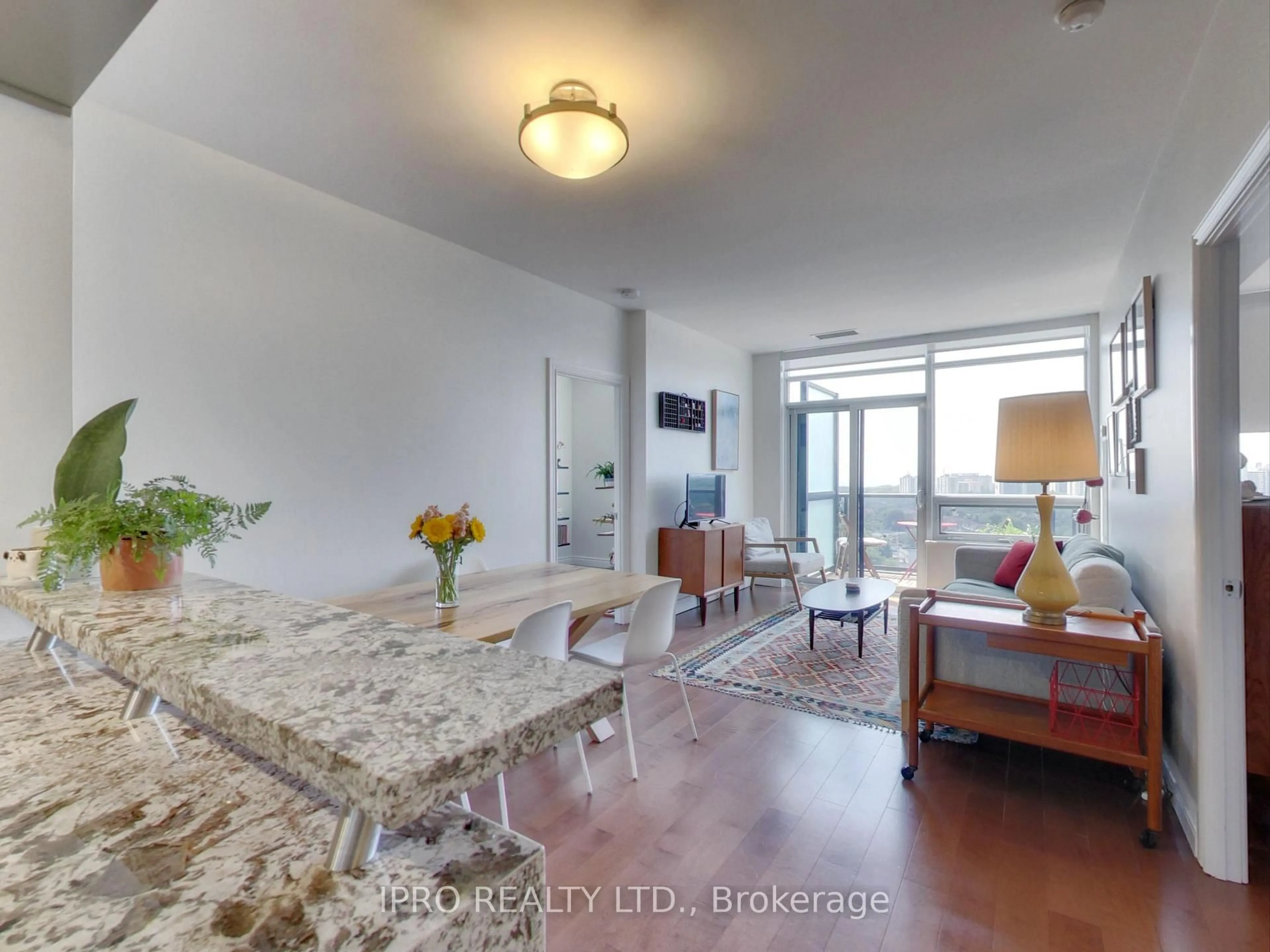 Unknown for 61 Heintzman St #1603, Toronto Ontario M6P 5A2