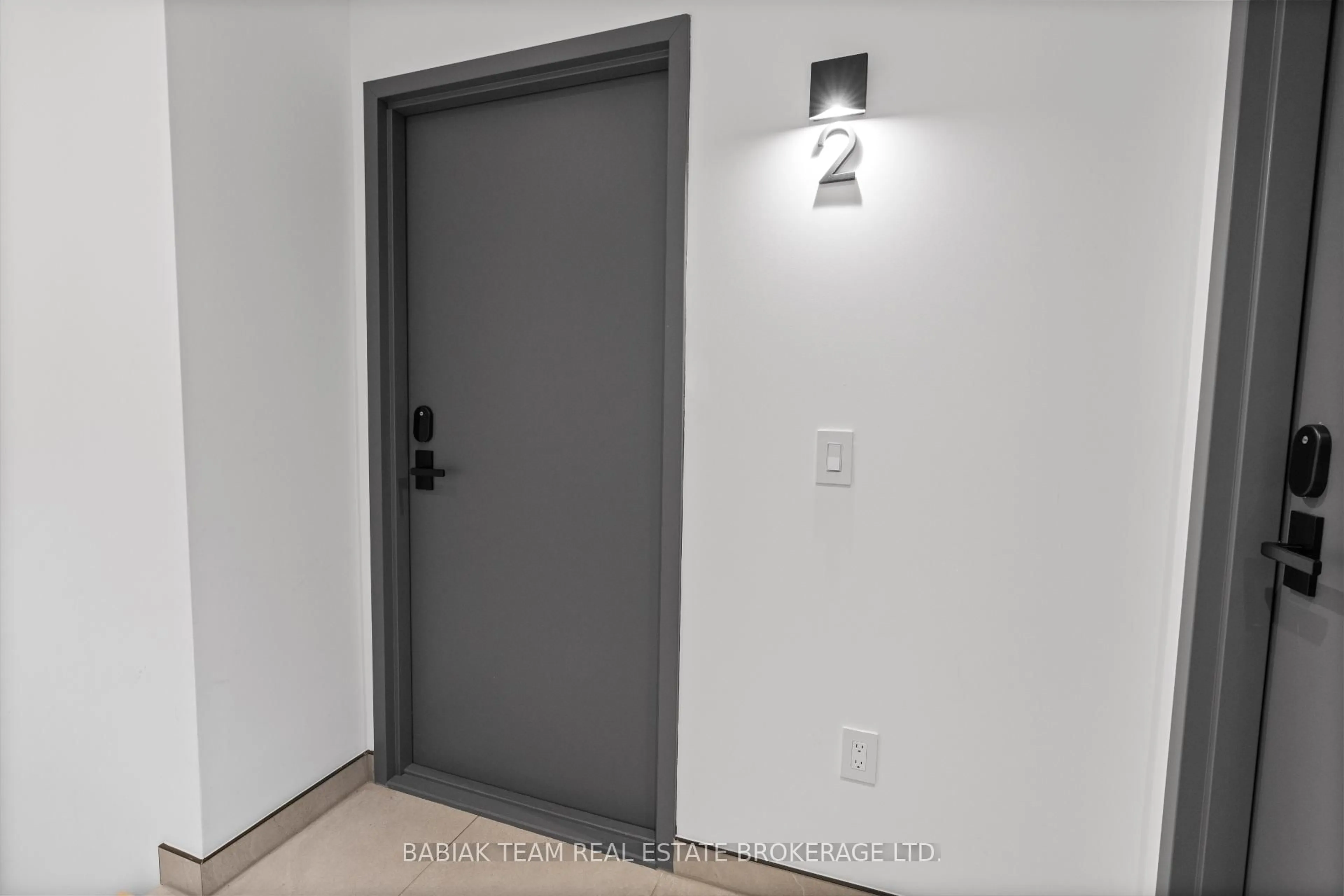 Indoor entryway for 37 Boustead Ave, Toronto Ontario M6R 1Y7