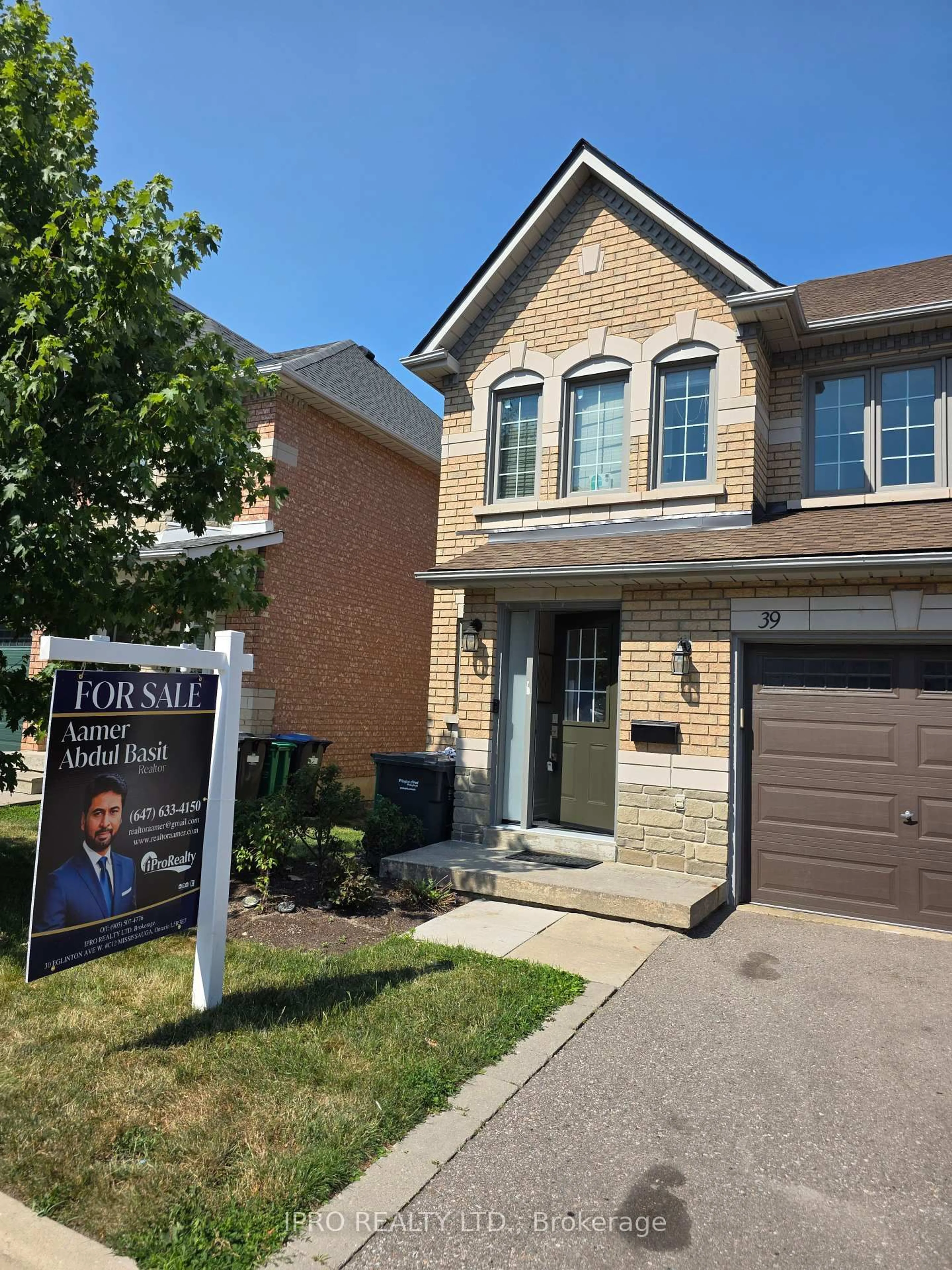 Home with brick exterior material, street for 455 Apache Crt #39, Mississauga Ontario L4Z 3W8