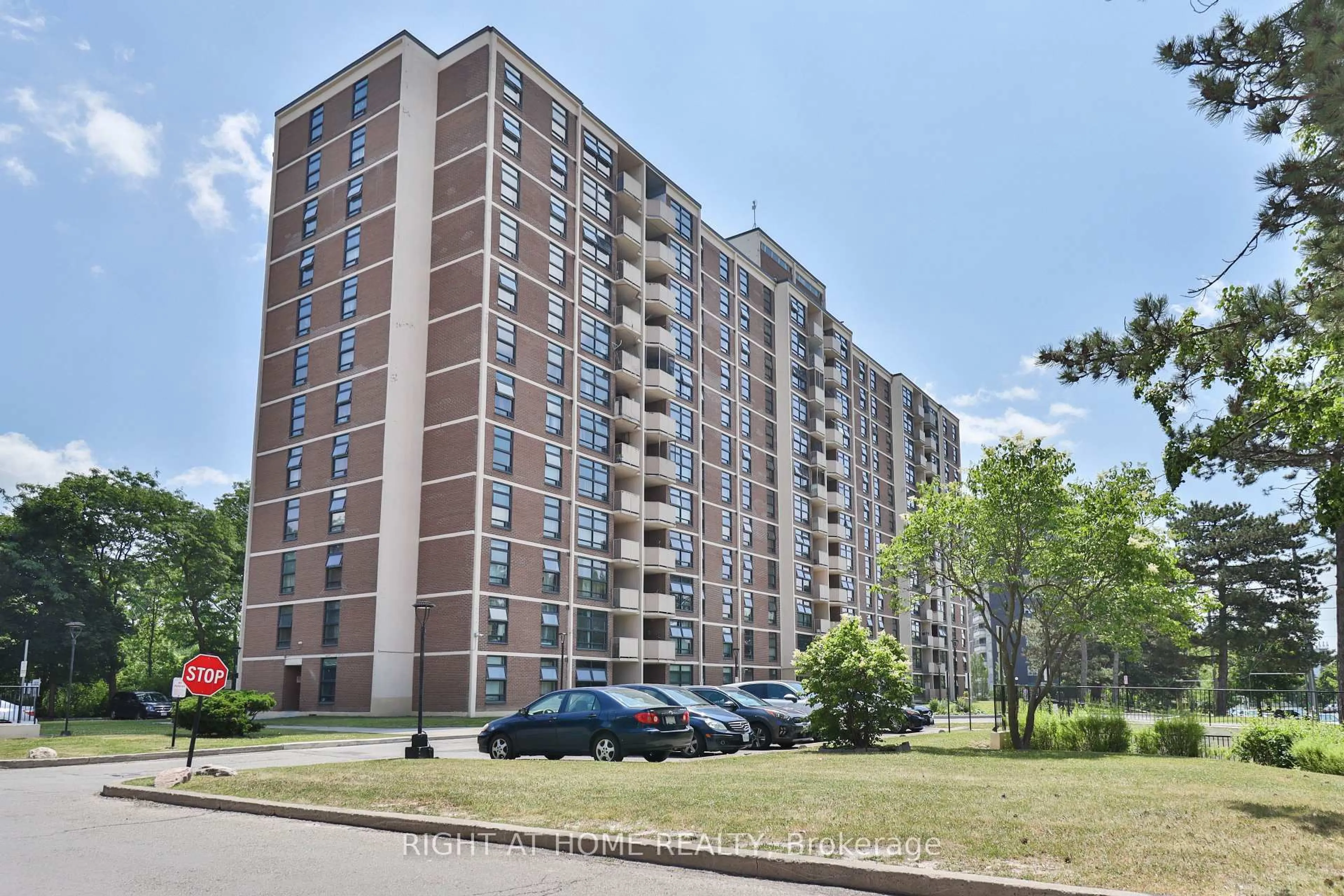 A pic from outside/outdoor area/front of a property/back of a property/a pic from drone, unknown for 335 Driftwood Ave #909, Toronto Ontario M3N 2P3