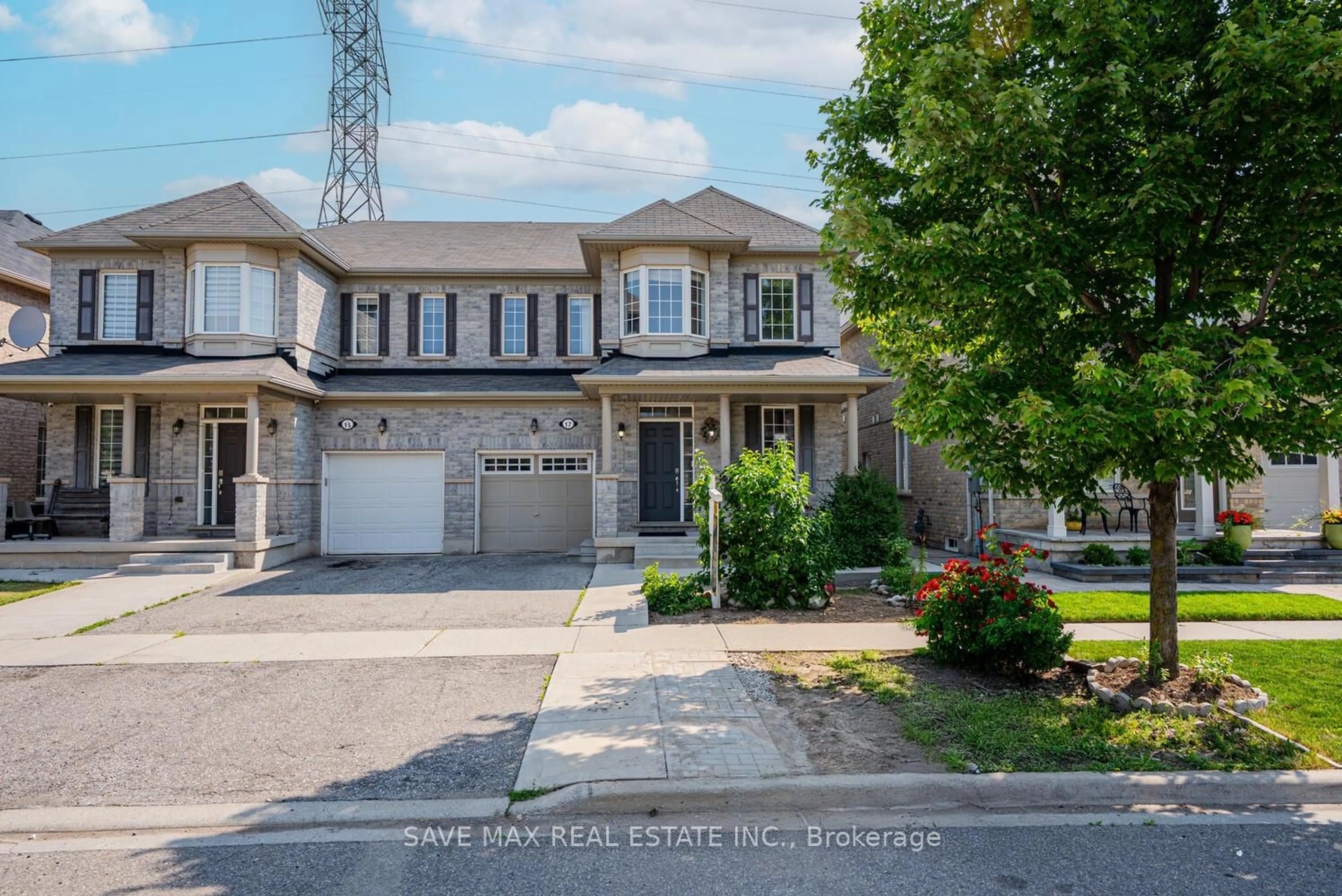 A pic from outside/outdoor area/front of a property/back of a property/a pic from drone, street for 17 KIMBOROUGH Hllw, Brampton Ontario L6Y 0Z5