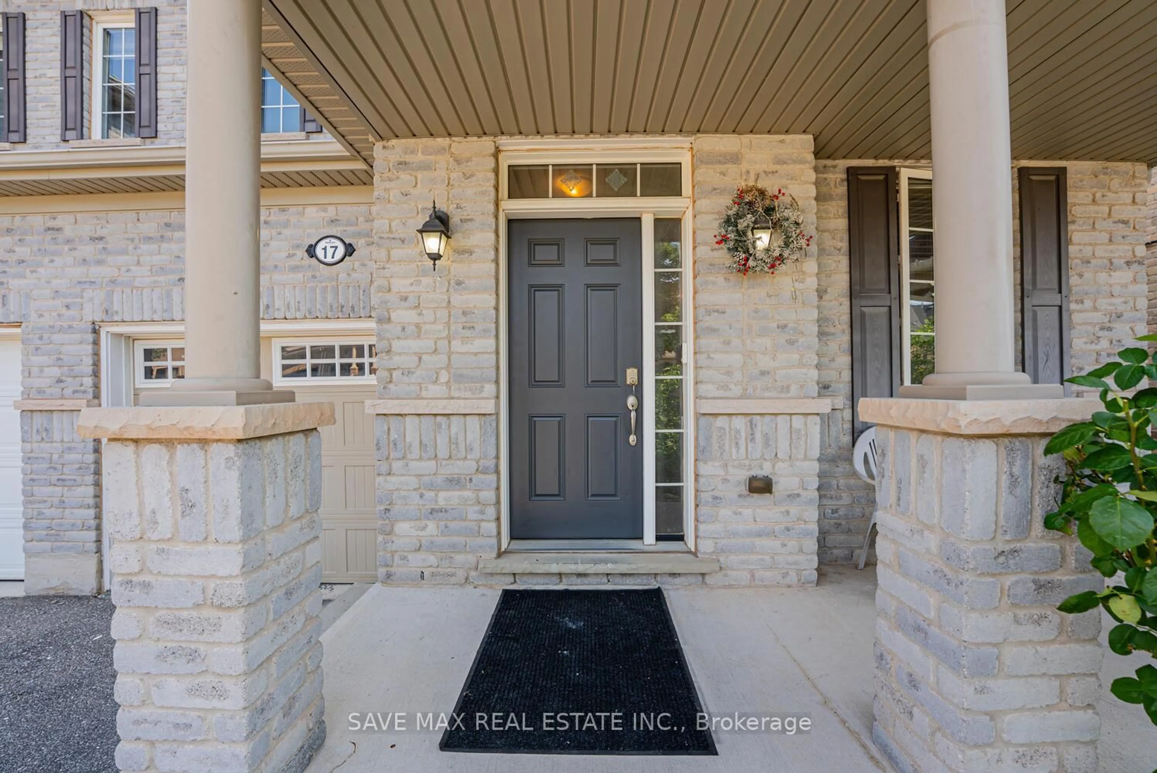 Indoor entryway for 17 KIMBOROUGH Hllw, Brampton Ontario L6Y 0Z5