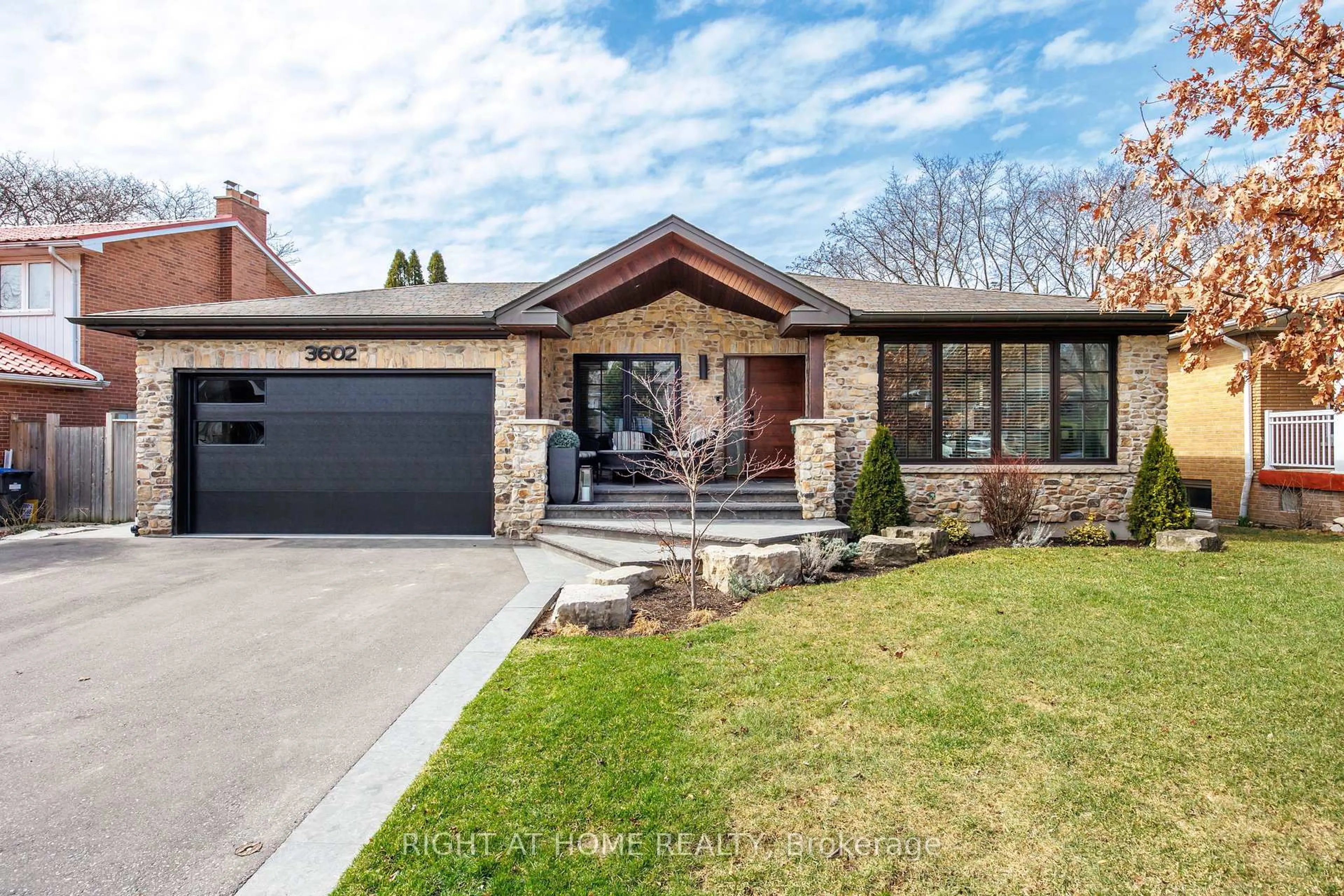 Home with brick exterior material, street for 3602 Logmoss Cres, Mississauga Ontario L4Y 3S9