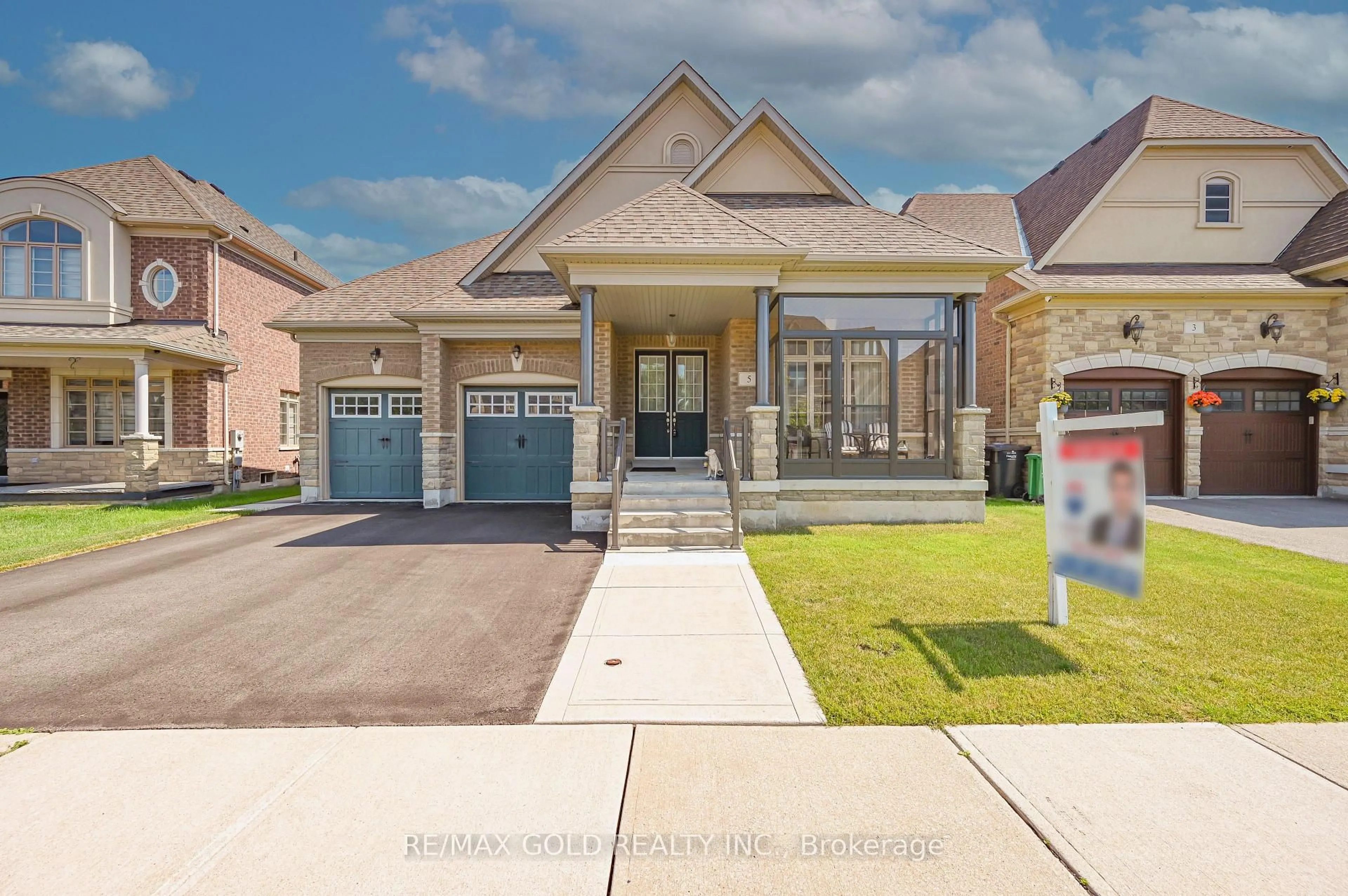 Home with brick exterior material, street for 5 Falkland Rd, Brampton Ontario L6P 4C3