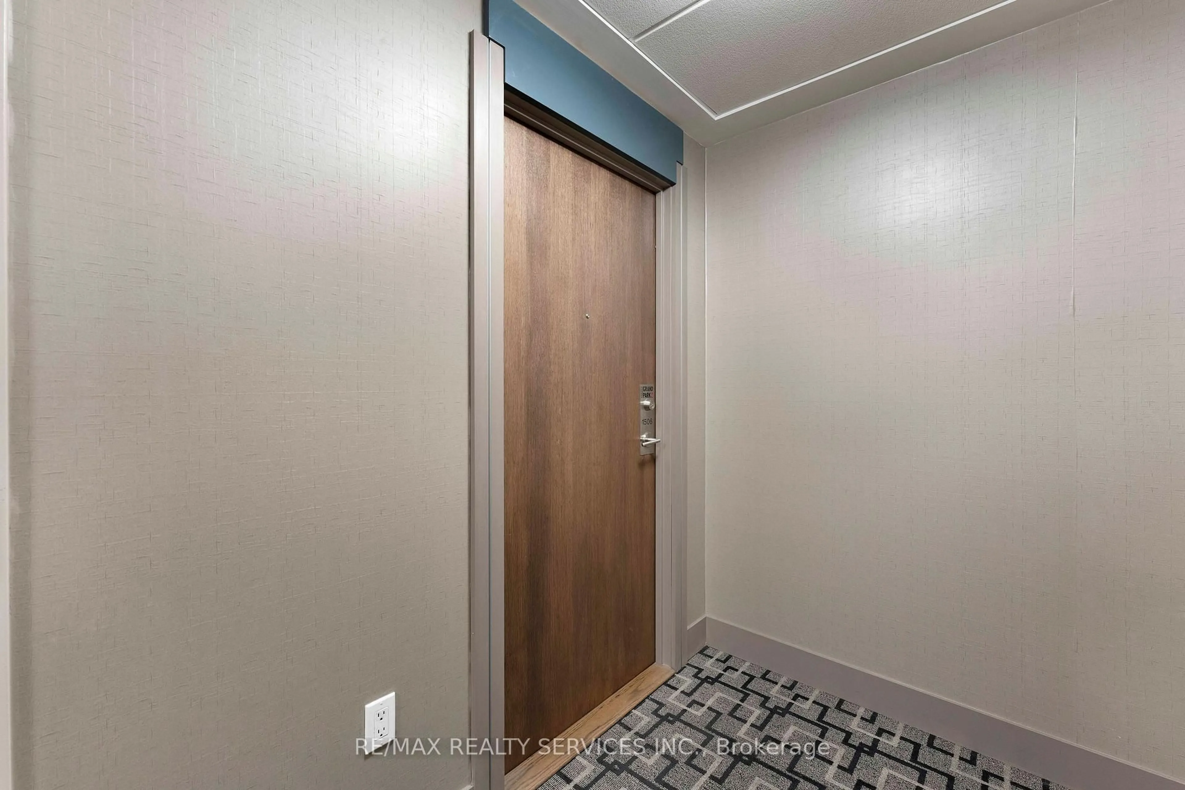 Indoor entryway for 3975 Grand Park Dr #1506, Mississauga Ontario L5B 0K4