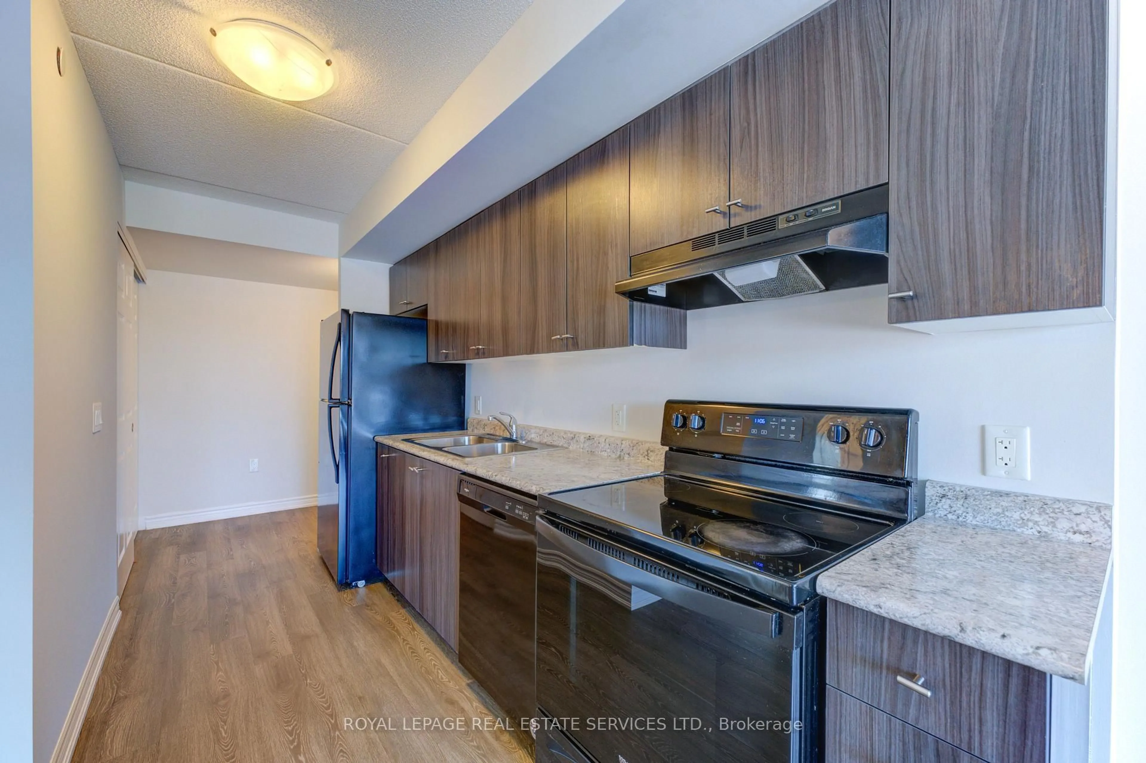 Standard kitchen, wood/laminate floor for 716 Main St #301, Milton Ontario L9T 9L9
