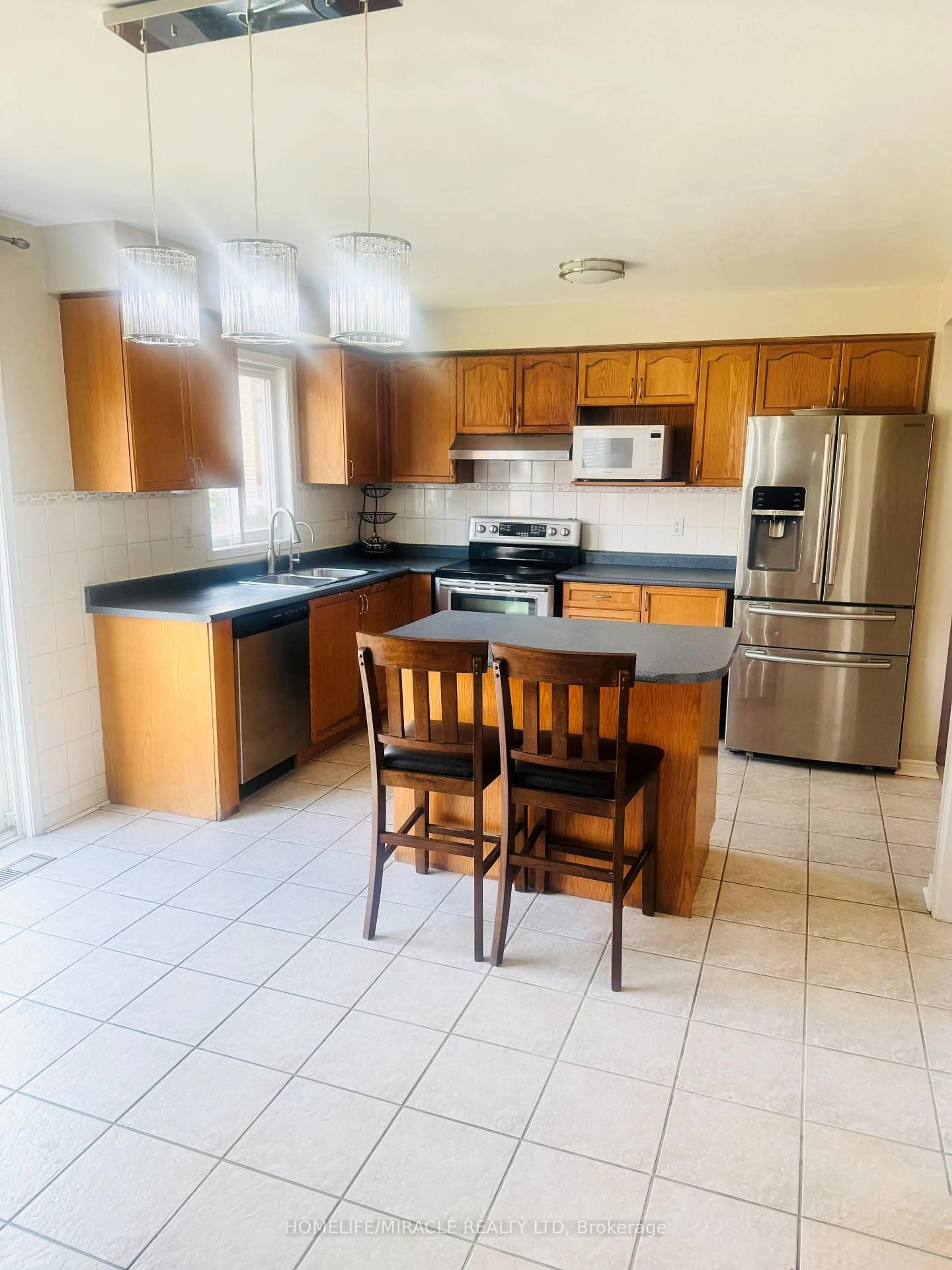 Standard kitchen, ceramic/tile floor for 65 Fairhill Ave, Brampton Ontario L7A 2E8