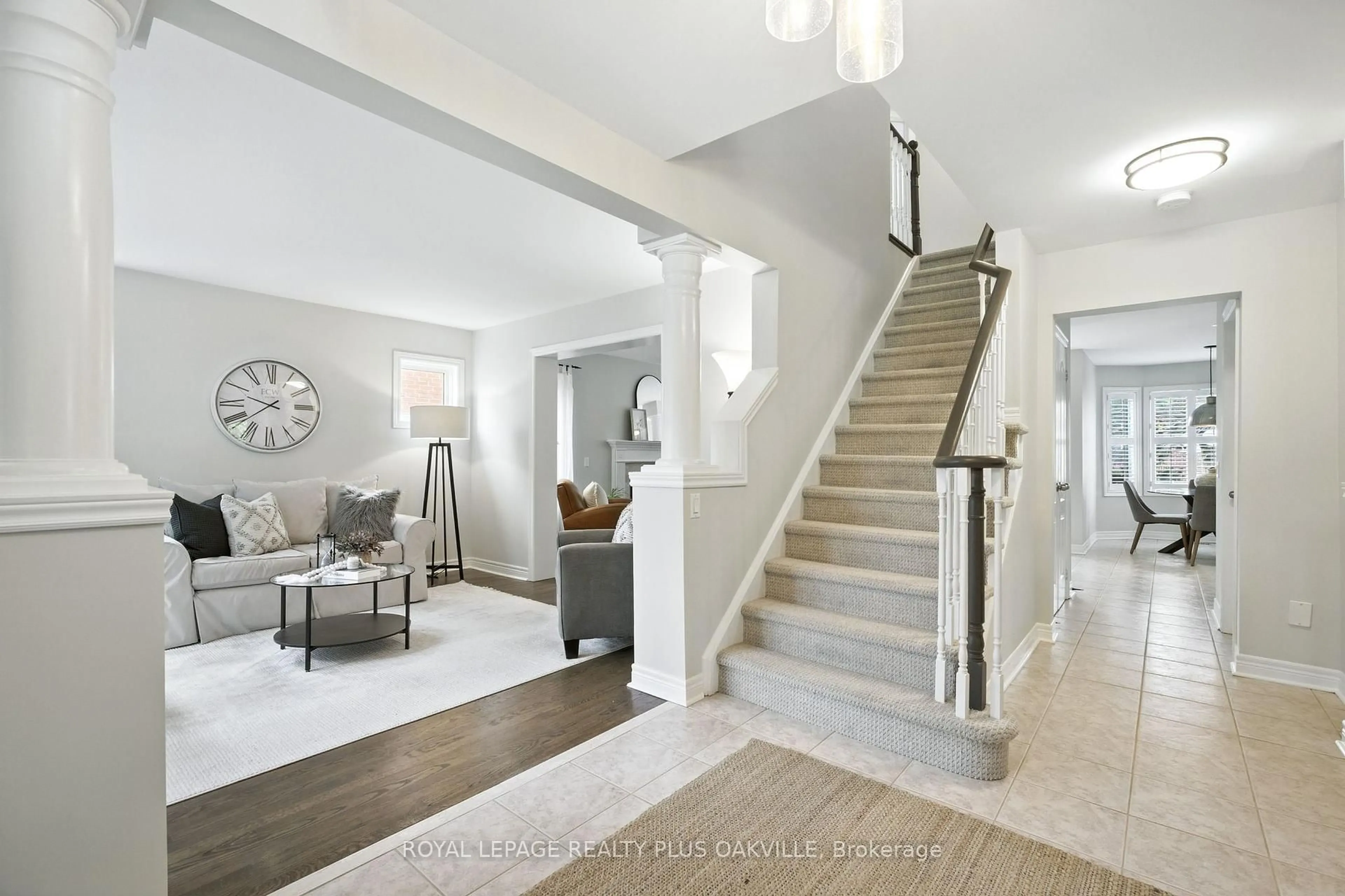 Indoor entryway for 232 Lexington Rd, Oakville Ontario L6H 6L5
