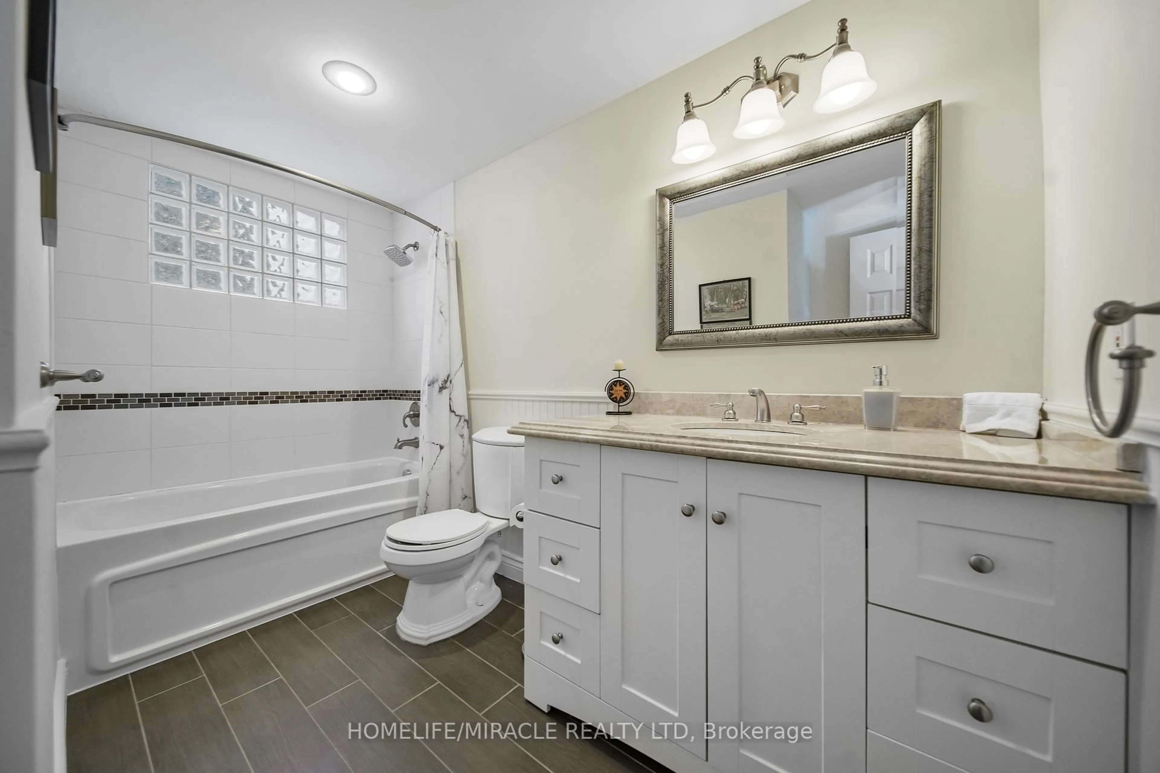 Standard bathroom, ceramic/tile floor for 38 River View Dr, Brampton Ontario L6W 2E5