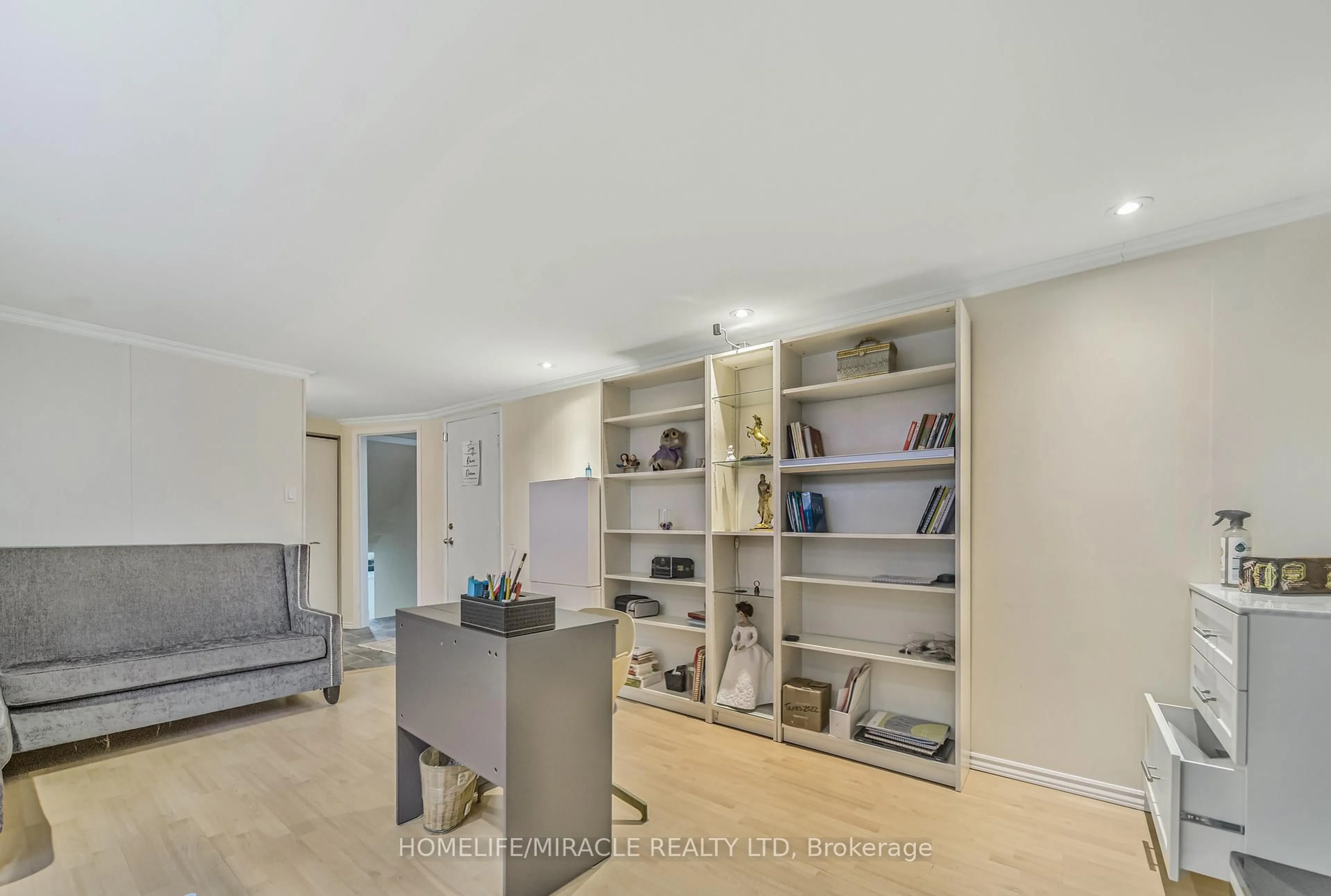 Unknown for 38 River View Dr, Brampton Ontario L6W 2E5