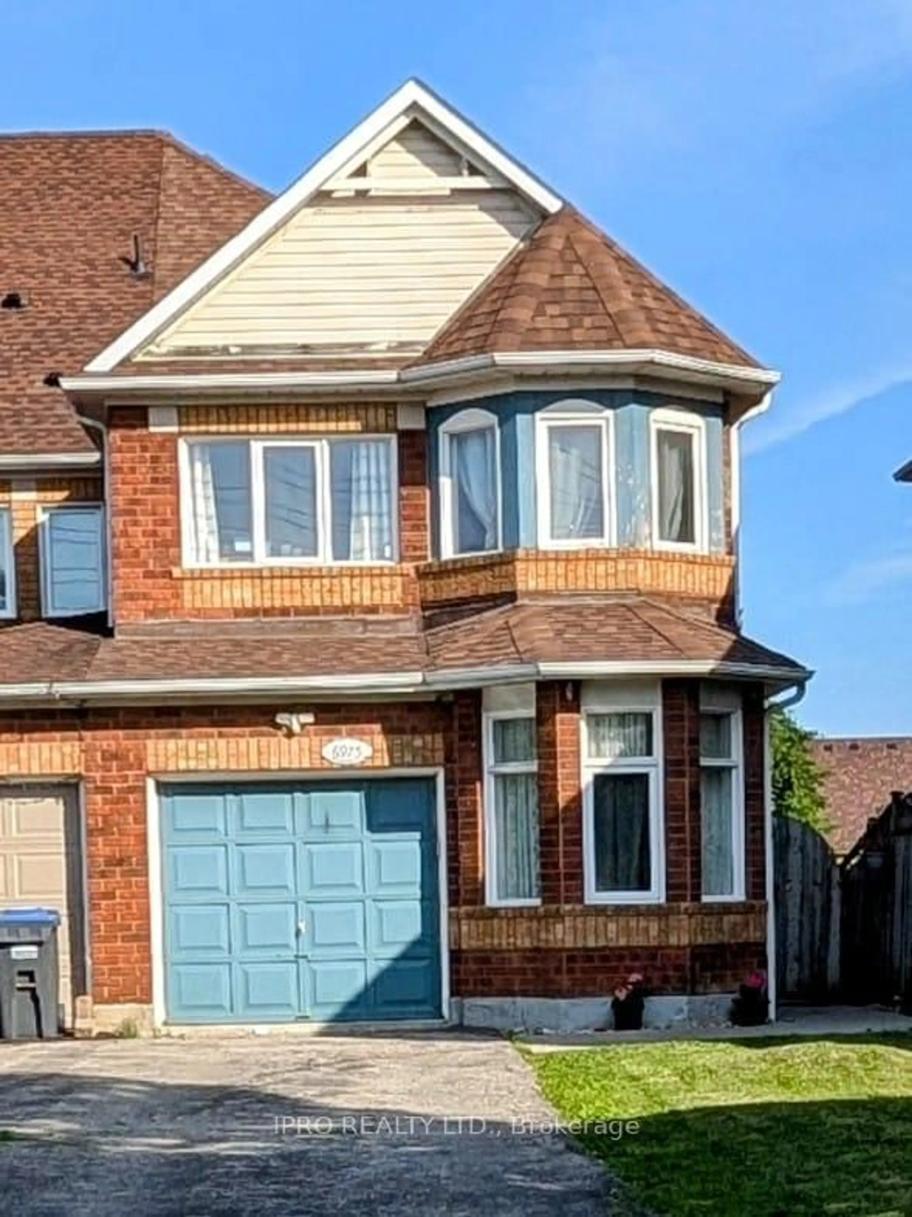 Home with brick exterior material, street for 6975 Glory Crt, Mississauga Ontario L5N 7E2