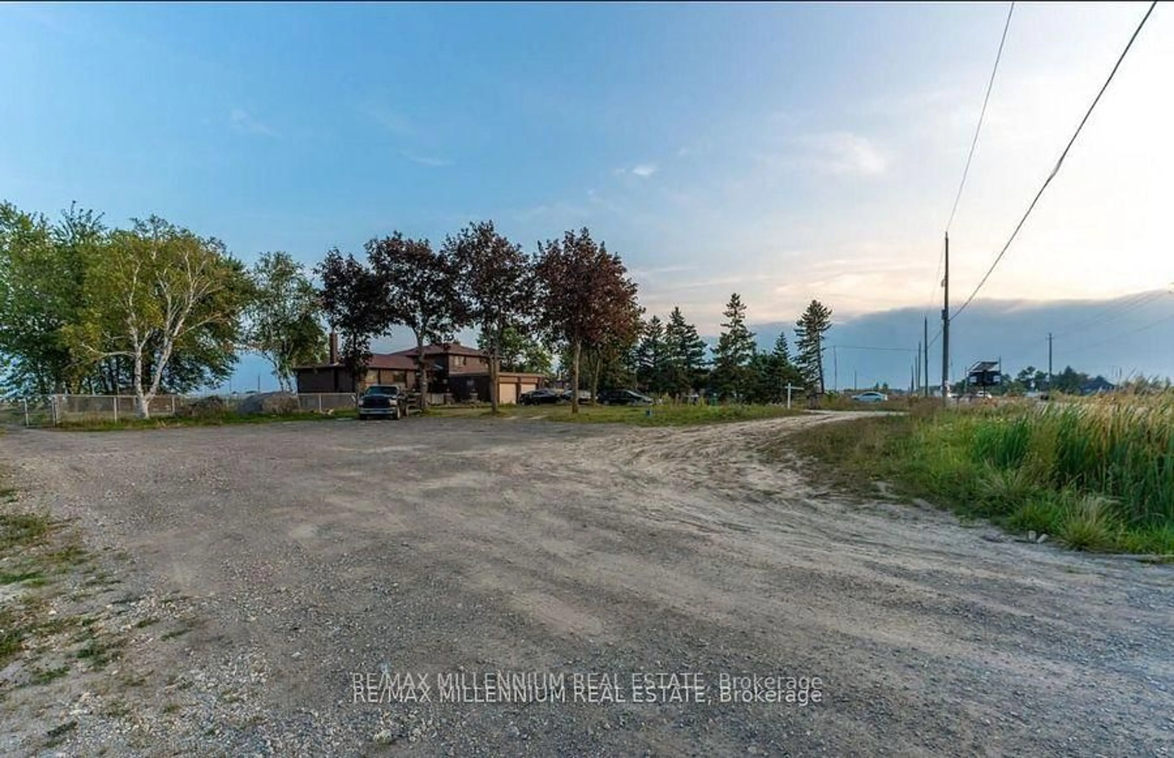 A pic from outside/outdoor area/front of a property/back of a property/a pic from drone, water/lake/river/ocean view for 8387 Mayfield Rd, Brampton Ontario L6P 0H5