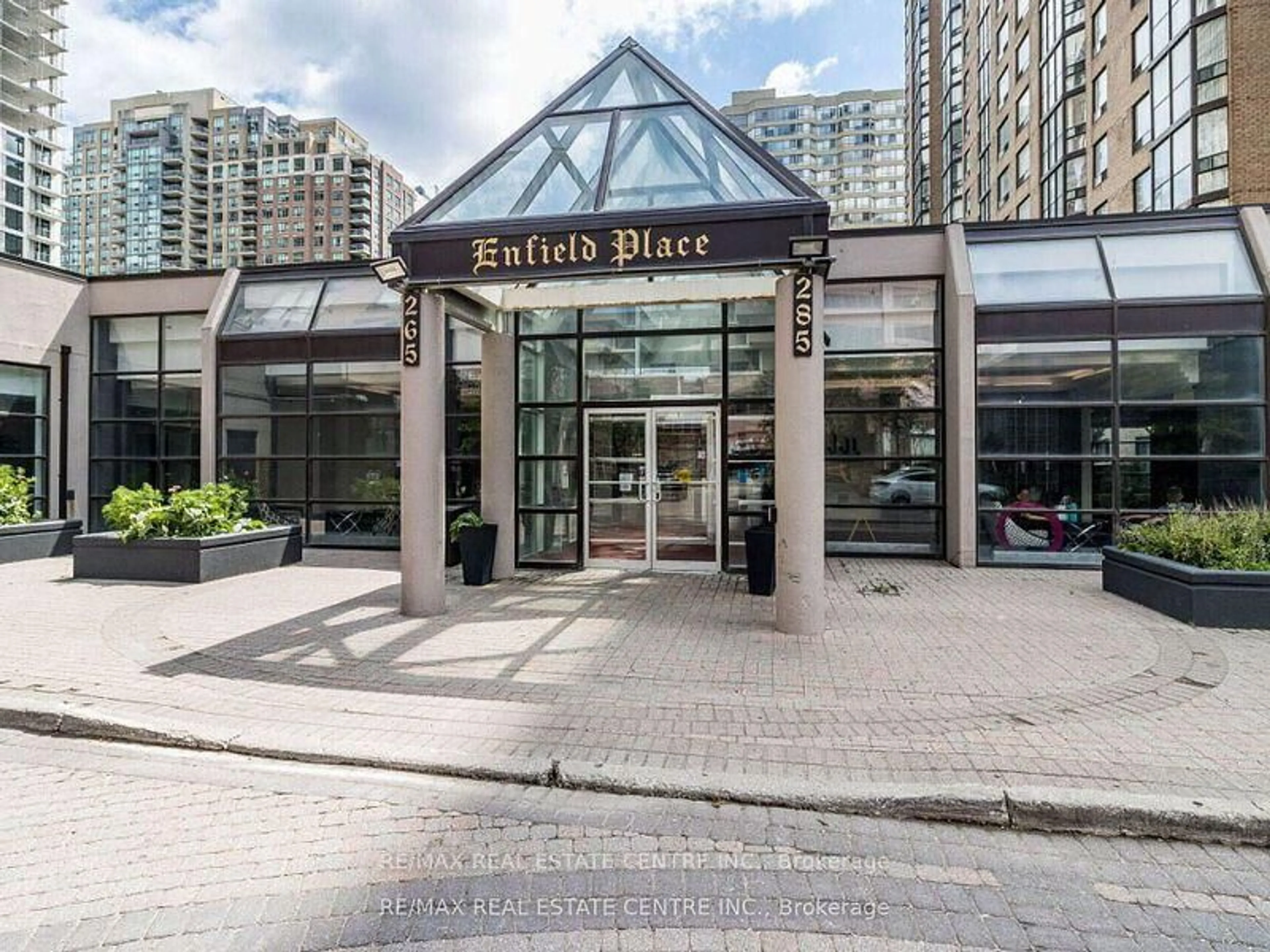 Indoor foyer for 285 Enfield Pl #606, Mississauga Ontario L5B 3Y6