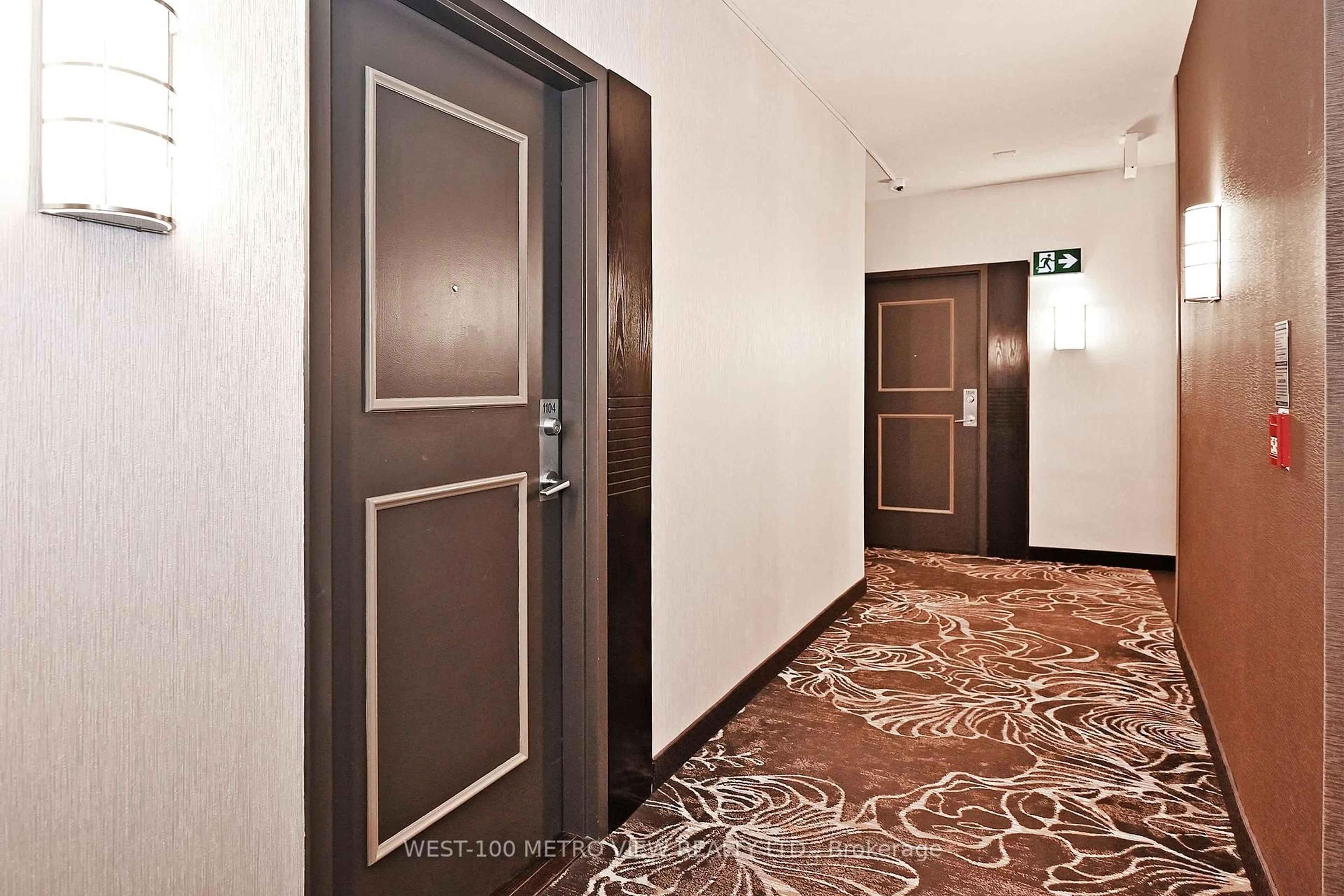 Indoor foyer for 2365 CENTRAL PARK Dr #1104, Oakville Ontario L6H 0C7