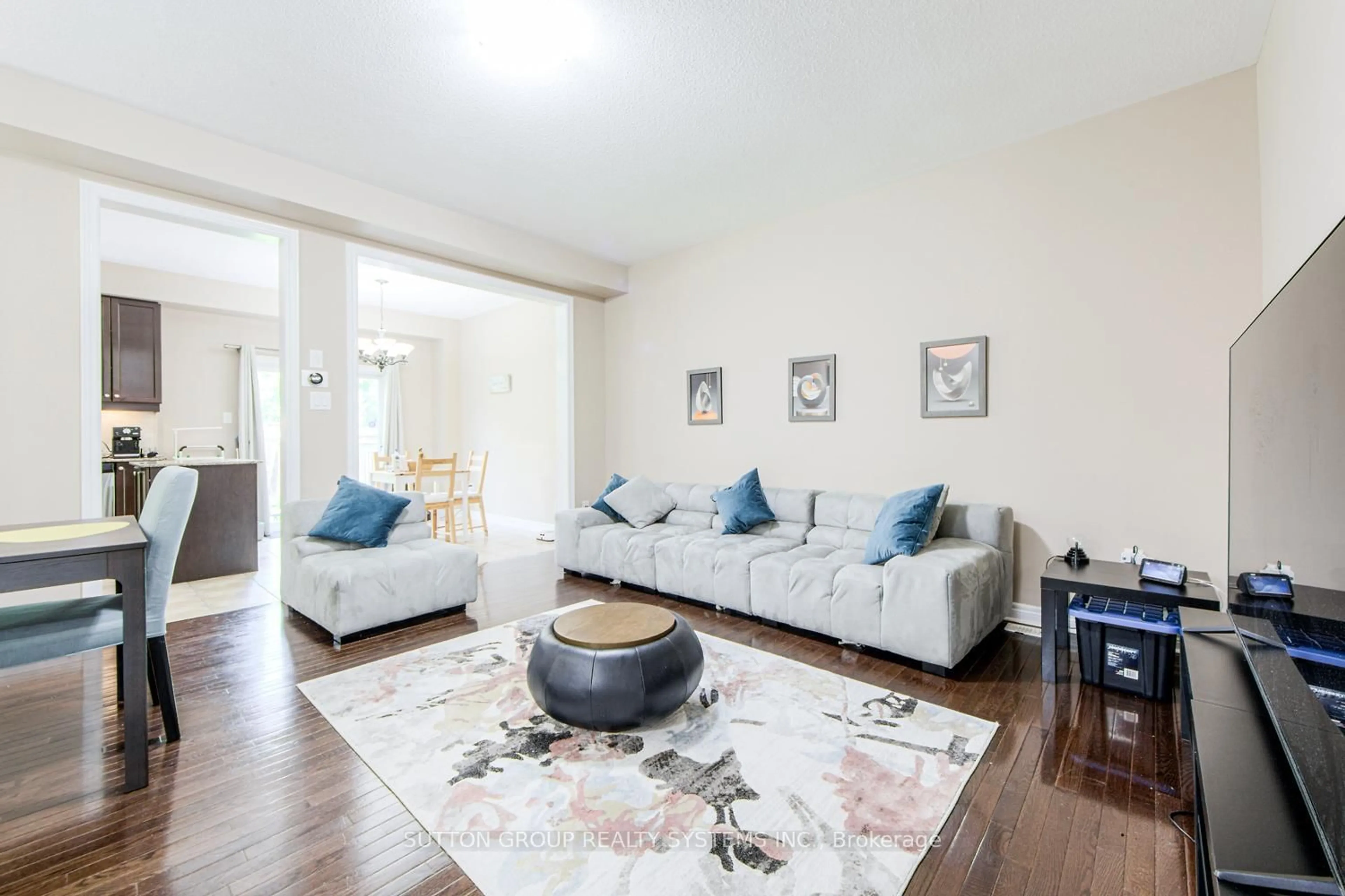 Living room with furniture, unknown for 2453 Grand Oak Tr, Oakville Ontario L6M 0J3