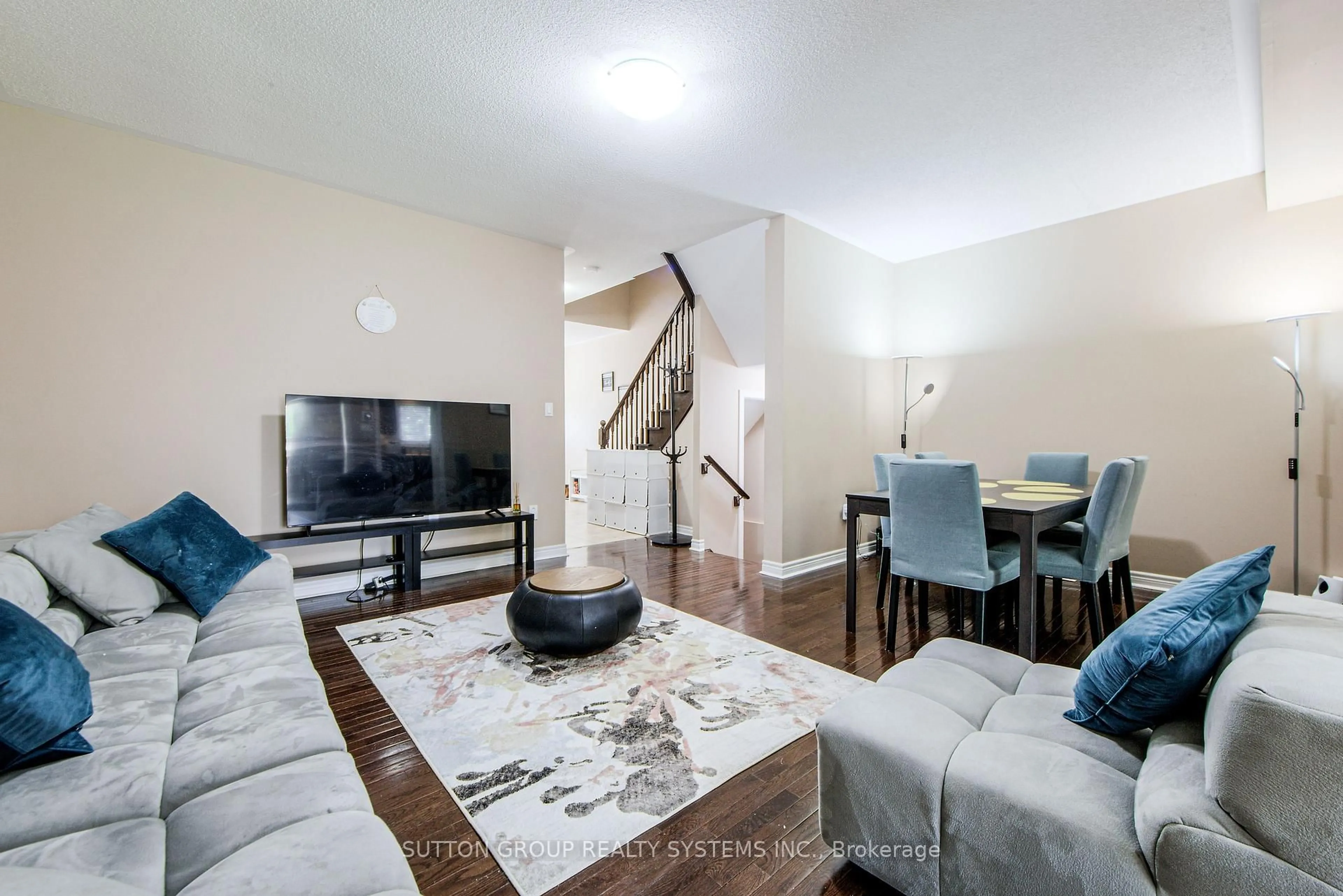 Living room with furniture, unknown for 2453 Grand Oak Tr, Oakville Ontario L6M 0J3