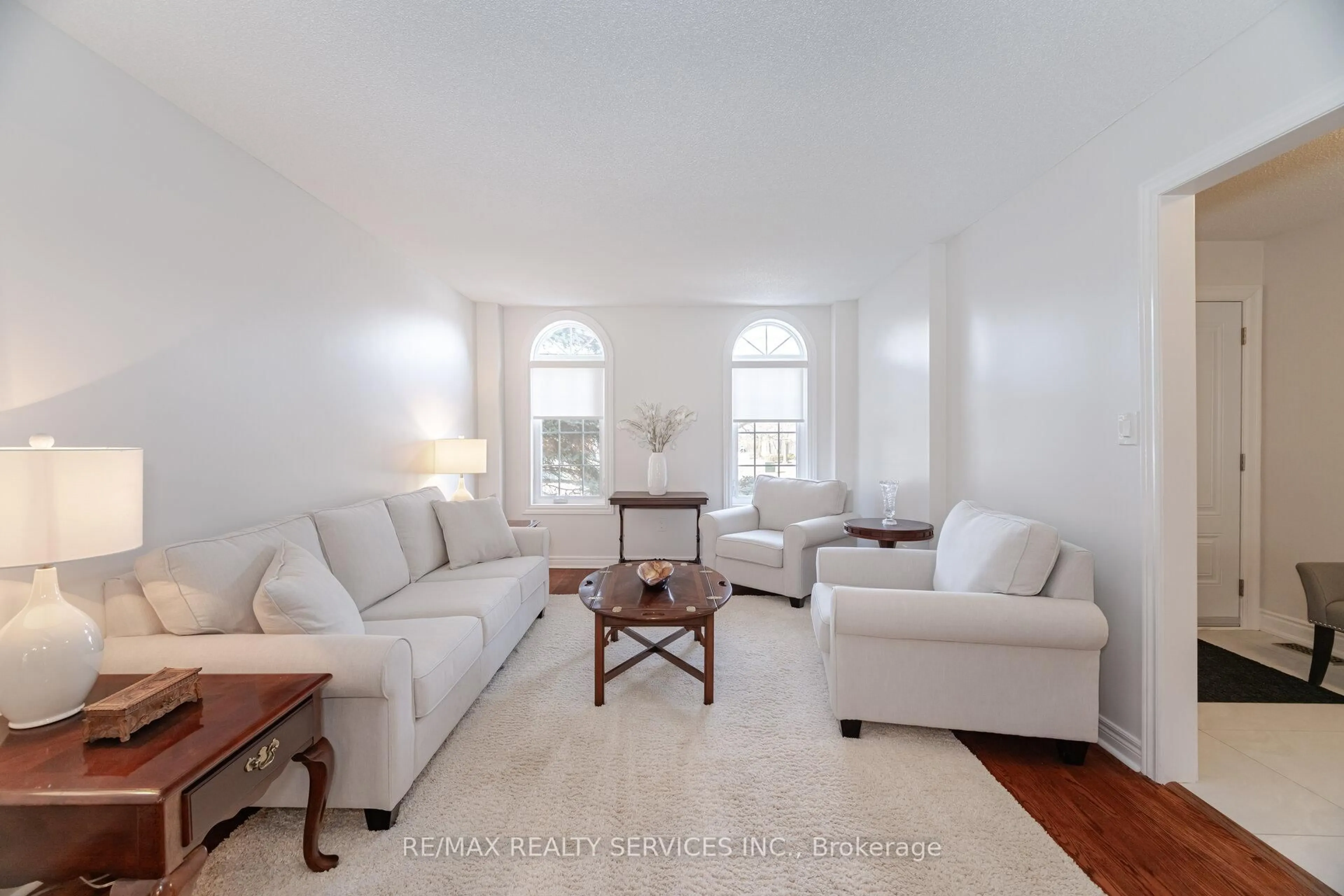 Living room with furniture, unknown for 130 Royal Valley Dr, Caledon Ontario L7C 1A6