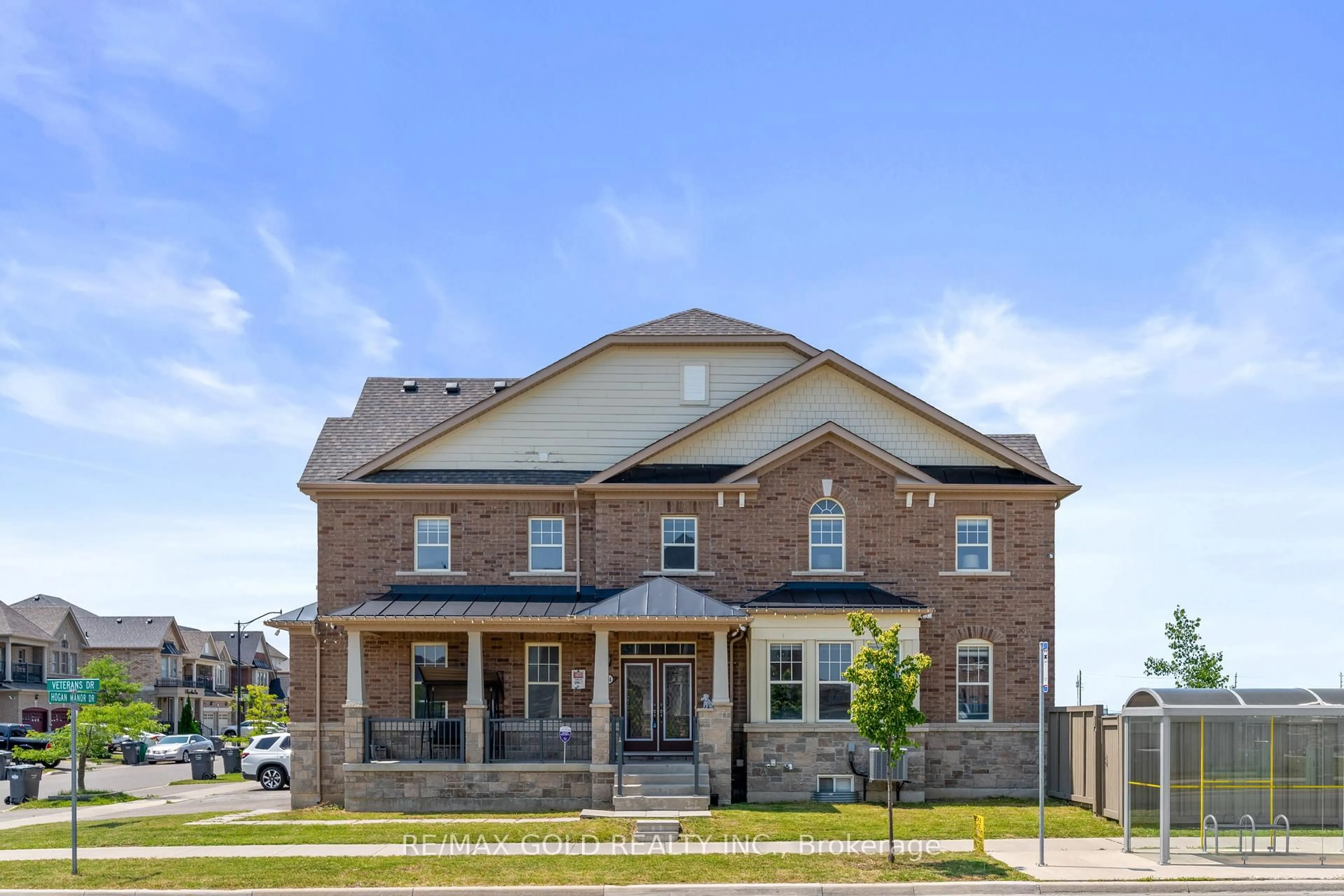 Home with brick exterior material, street for 324 Veterans Dr, Brampton Ontario L7A 0B2