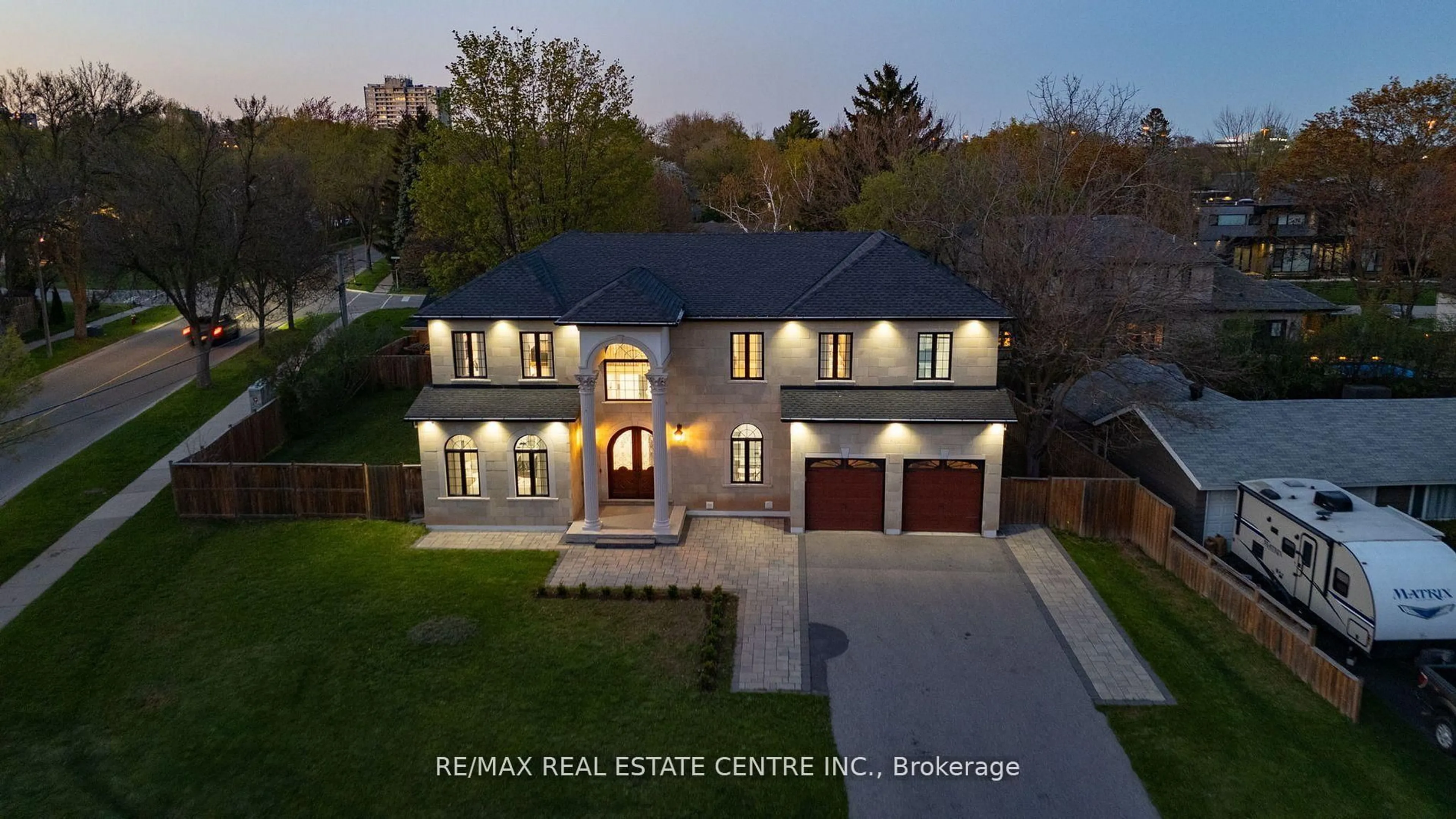 Home with brick exterior material, street for 1081 Bomorda Dr, Oakville Ontario L6H 1Y3