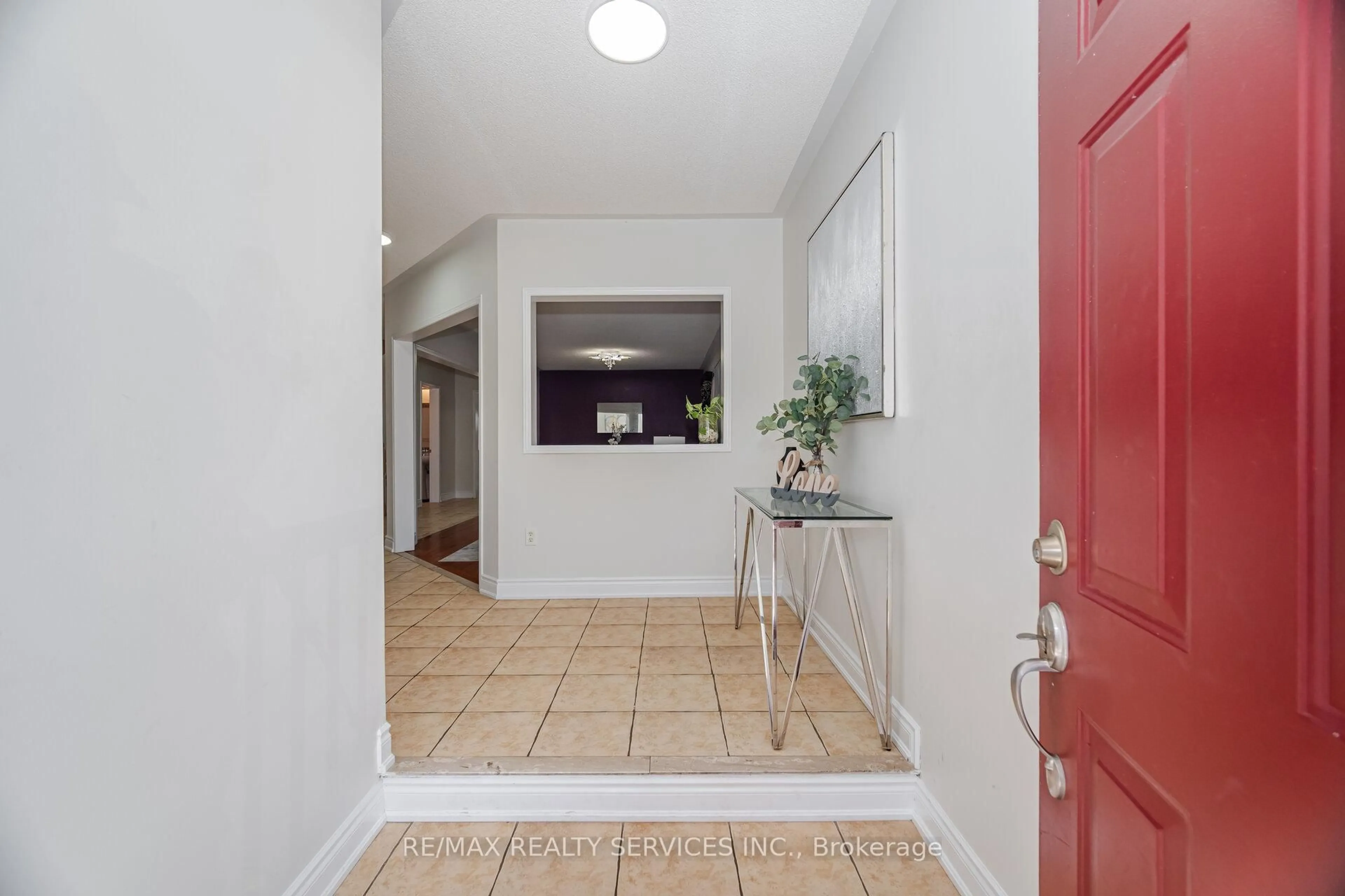 Indoor entryway for 171 Binder Twine Tr, Brampton Ontario L6X 4V6