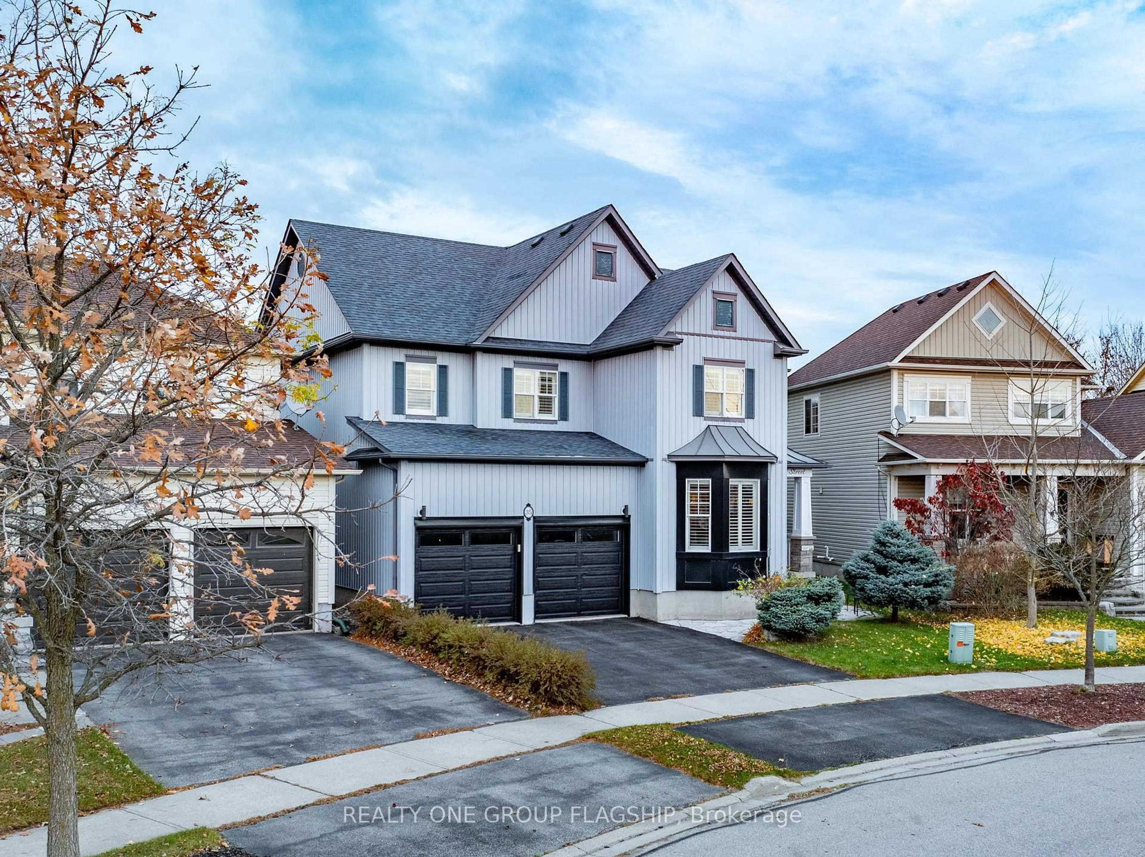 Home with brick exterior material, street for 35 Hurst St, Halton Hills Ontario L7J 2Z8