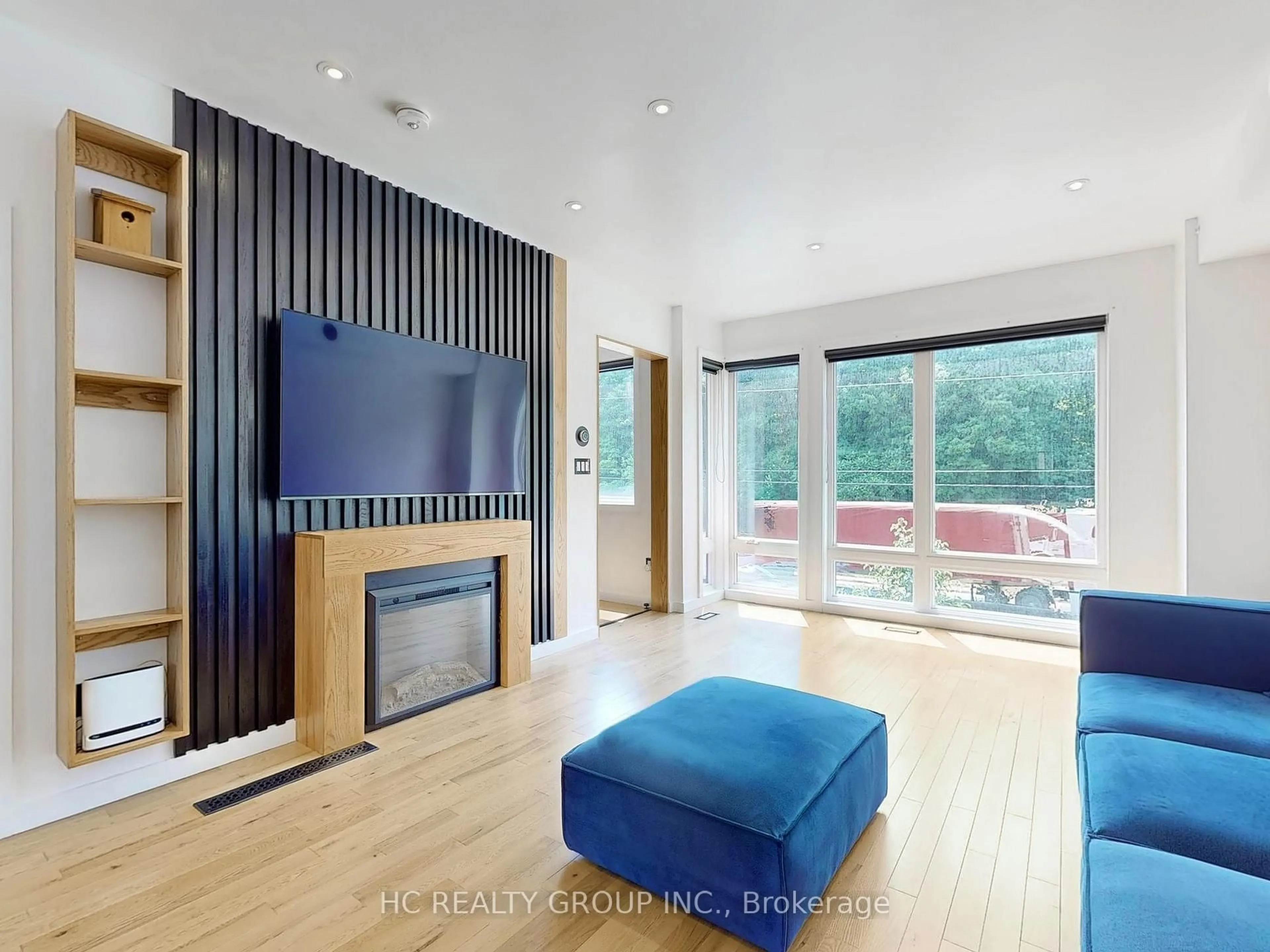 Home theater for 2493 Badger Cres, Oakville Ontario L6M 5M1