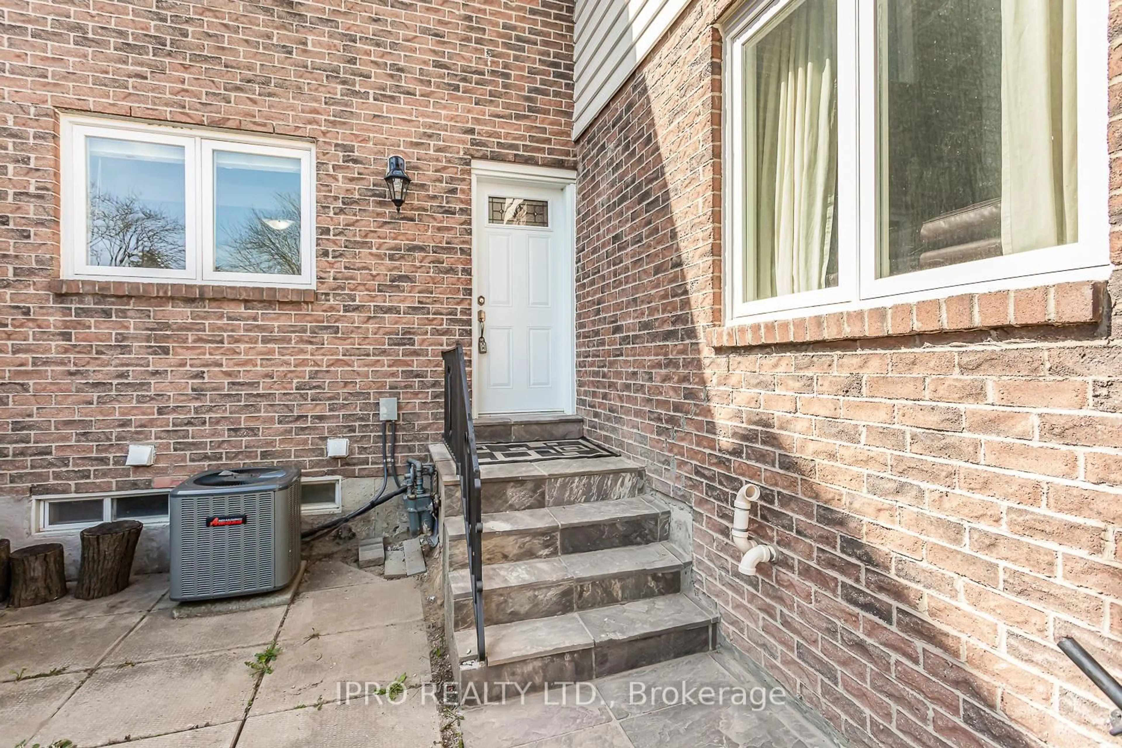 Unknown for 1172 Kos Blvd, Mississauga Ontario L5J 4L7