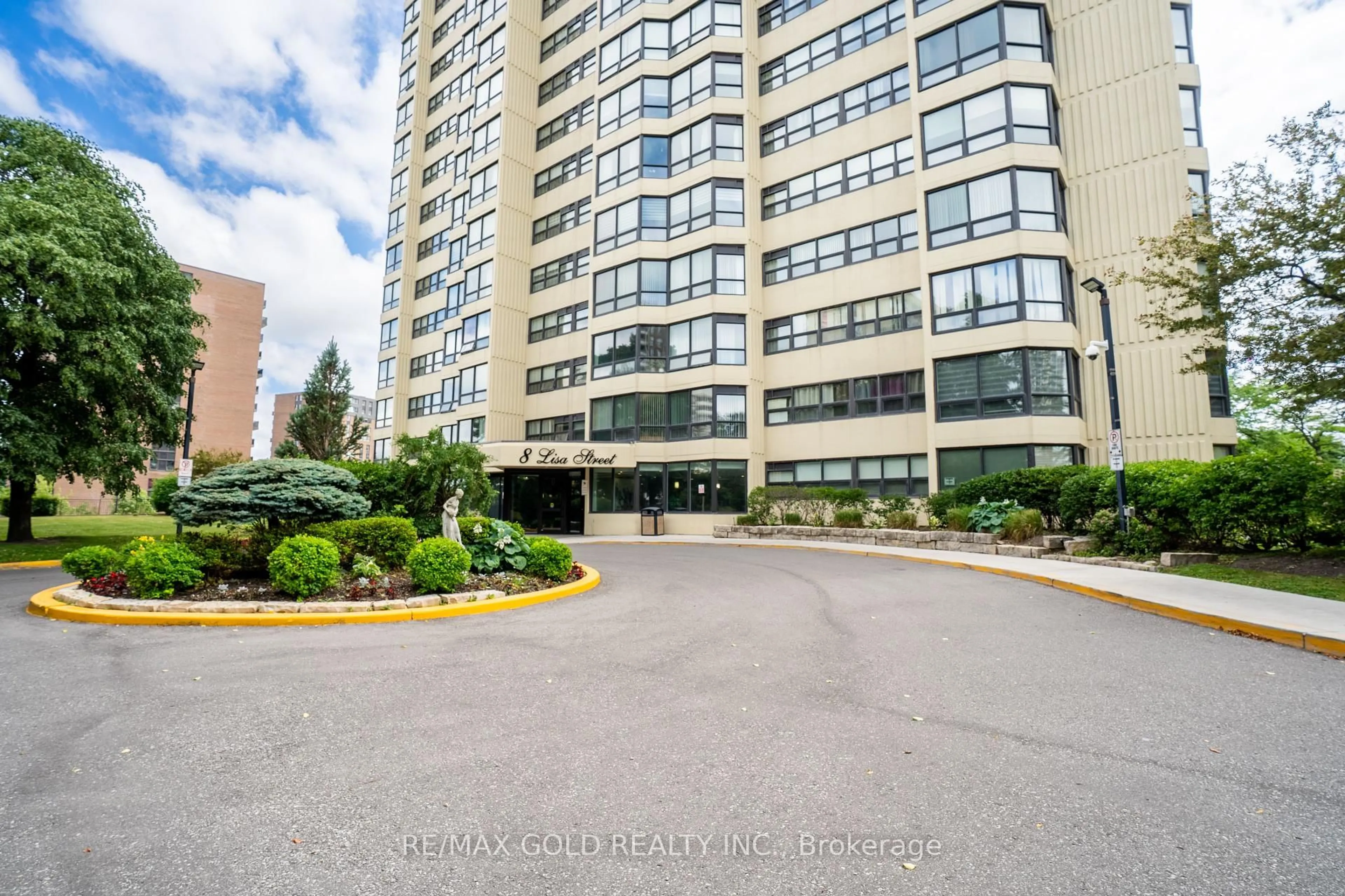 Unknown for 8 Lisa St #206, Brampton Ontario L6T 4S6