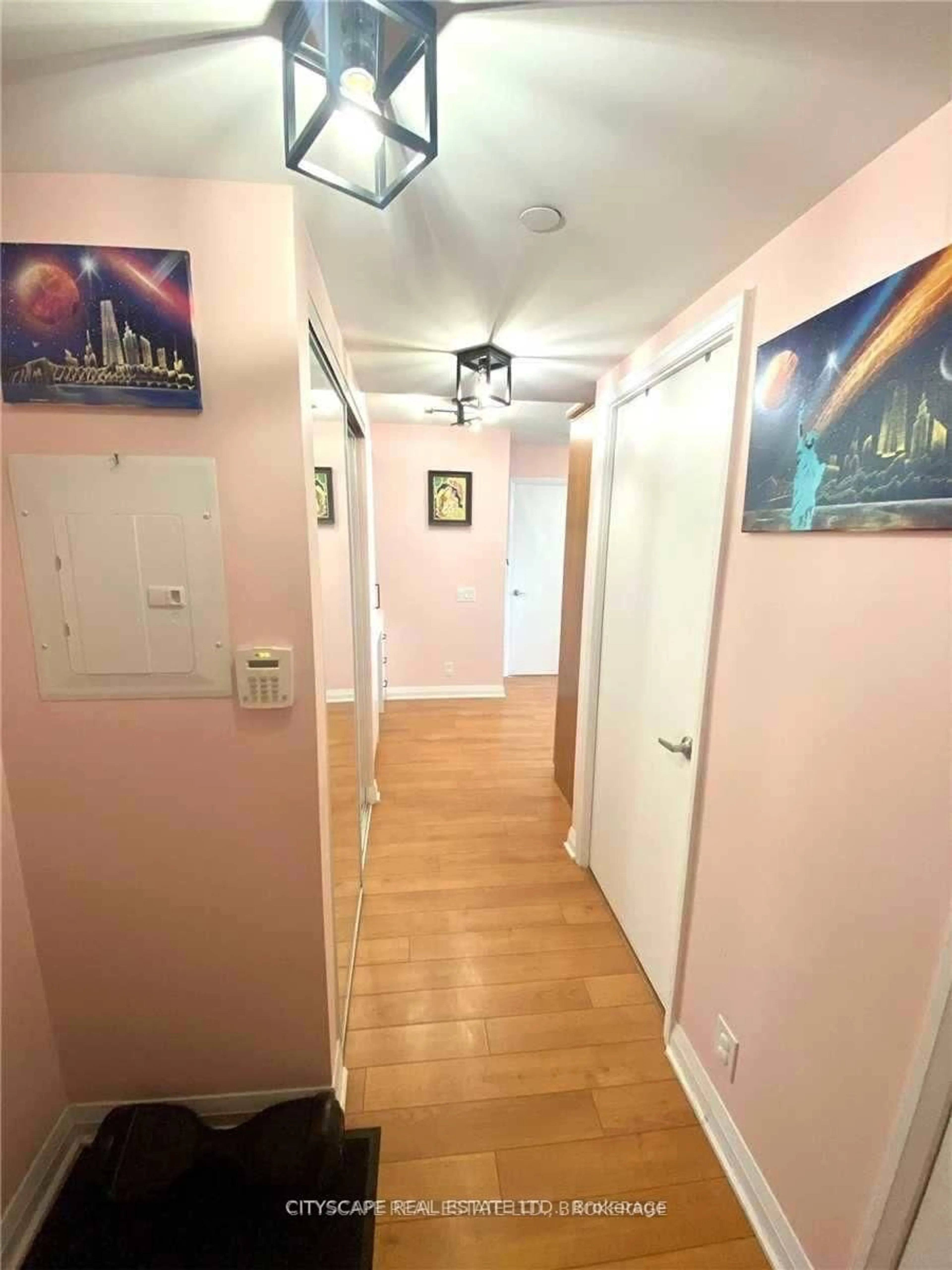 Indoor foyer for 1 Valhalla Inn Rd #1009, Toronto Ontario M9B 1S9