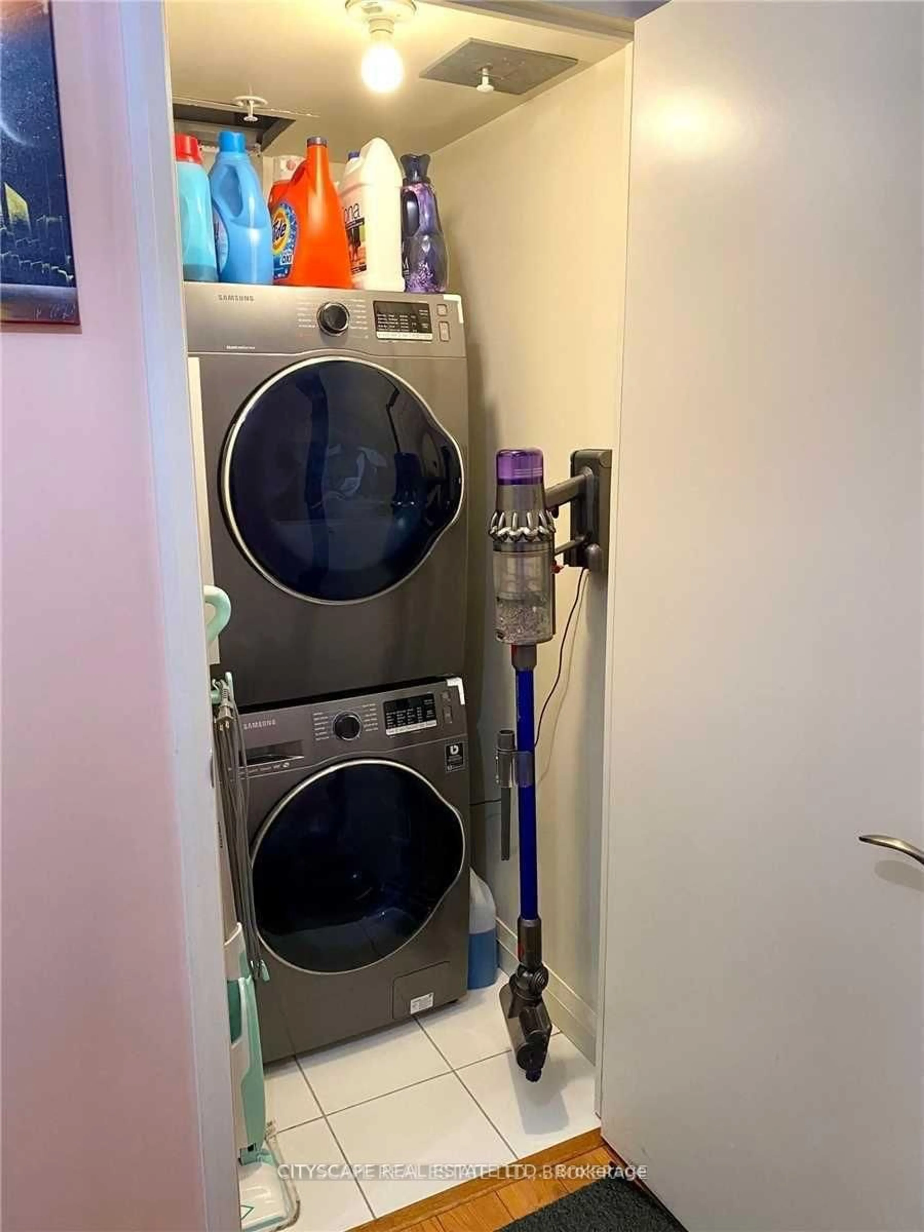 Laundry room for 1 Valhalla Inn Rd #1009, Toronto Ontario M9B 1S9