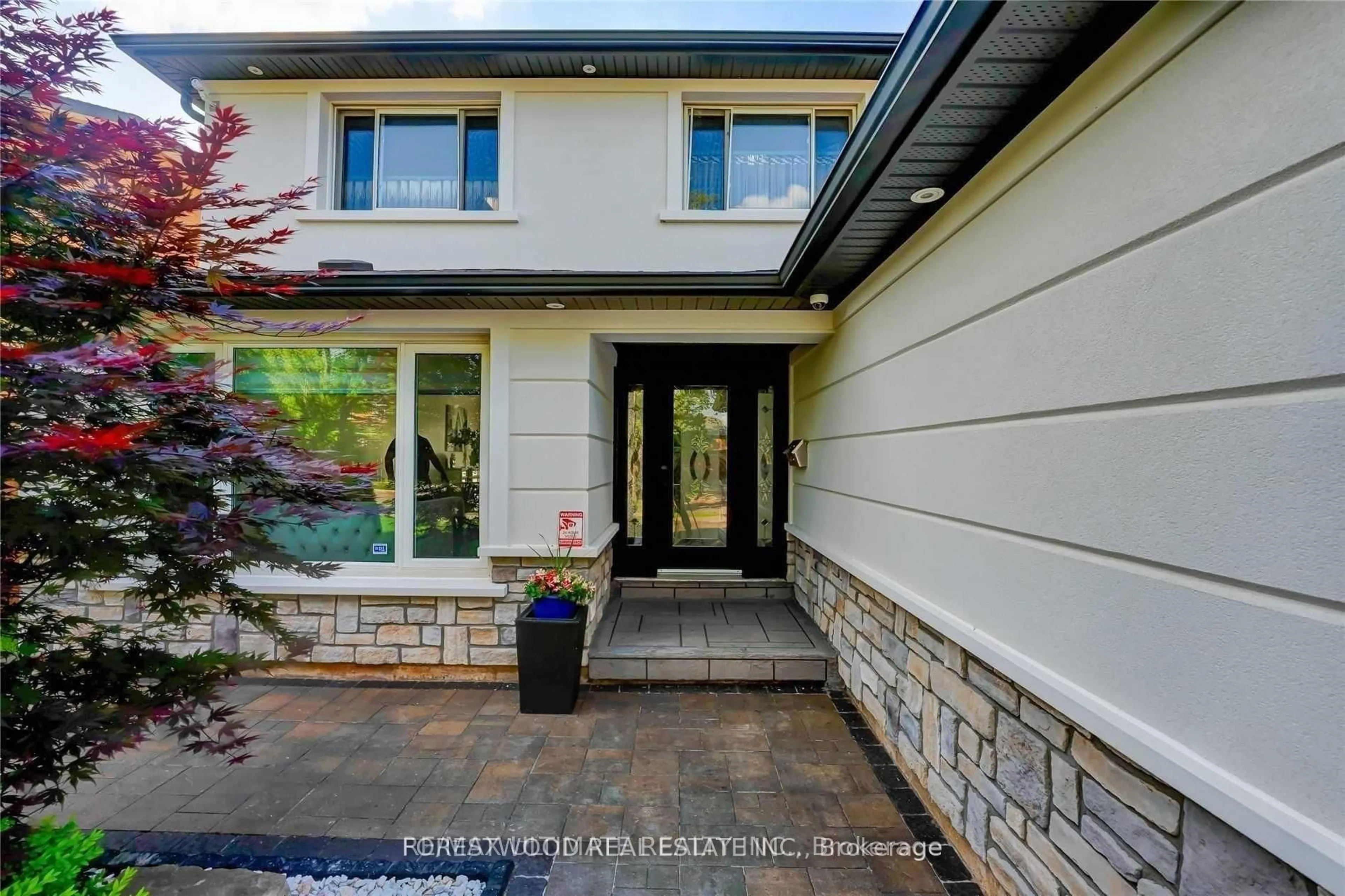 Unknown for 2581 Birch Cres, Mississauga Ontario L5J 4G9