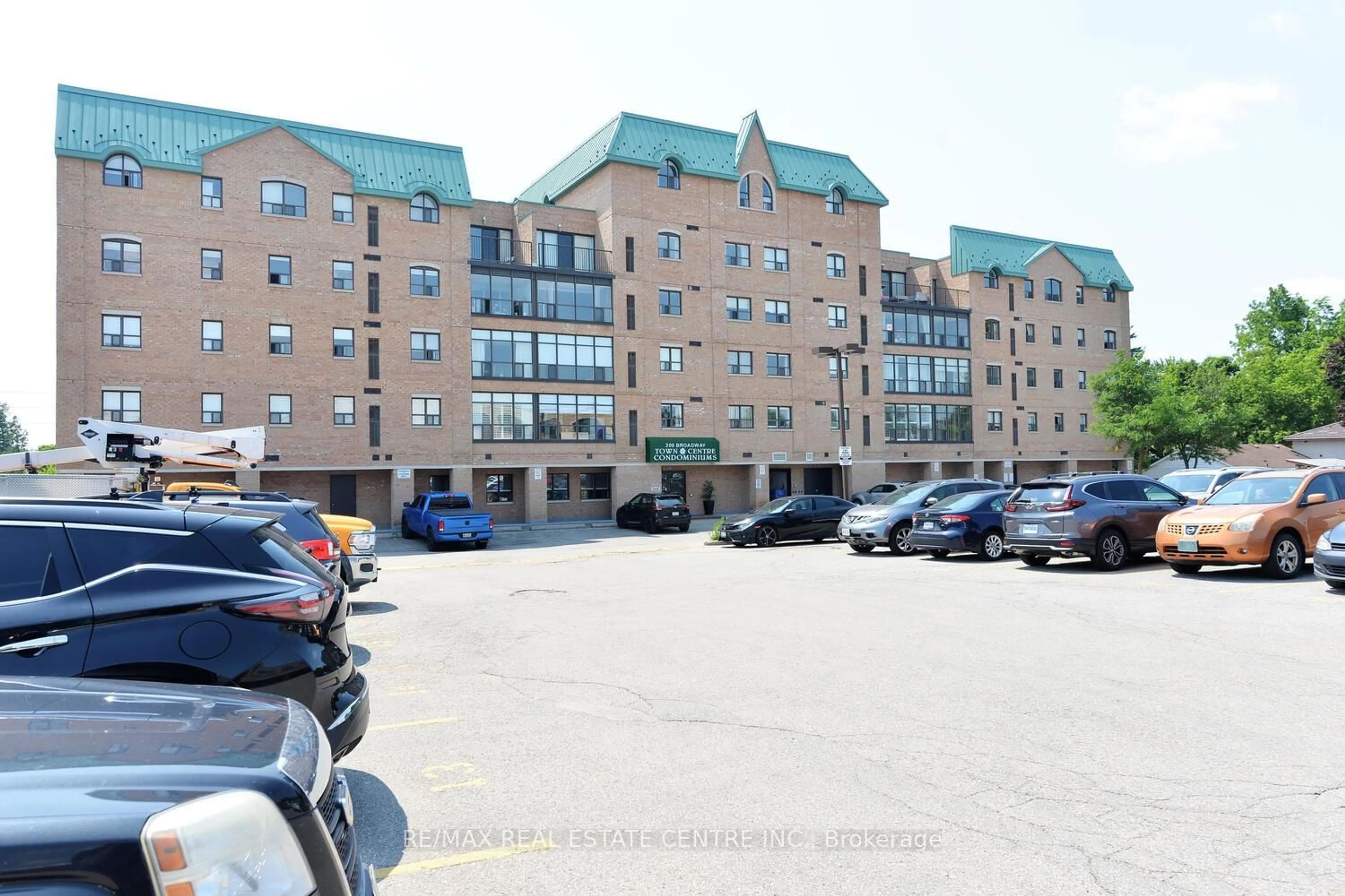 Unknown for 200 Broadway #406, Orangeville Ontario L9W 5G3