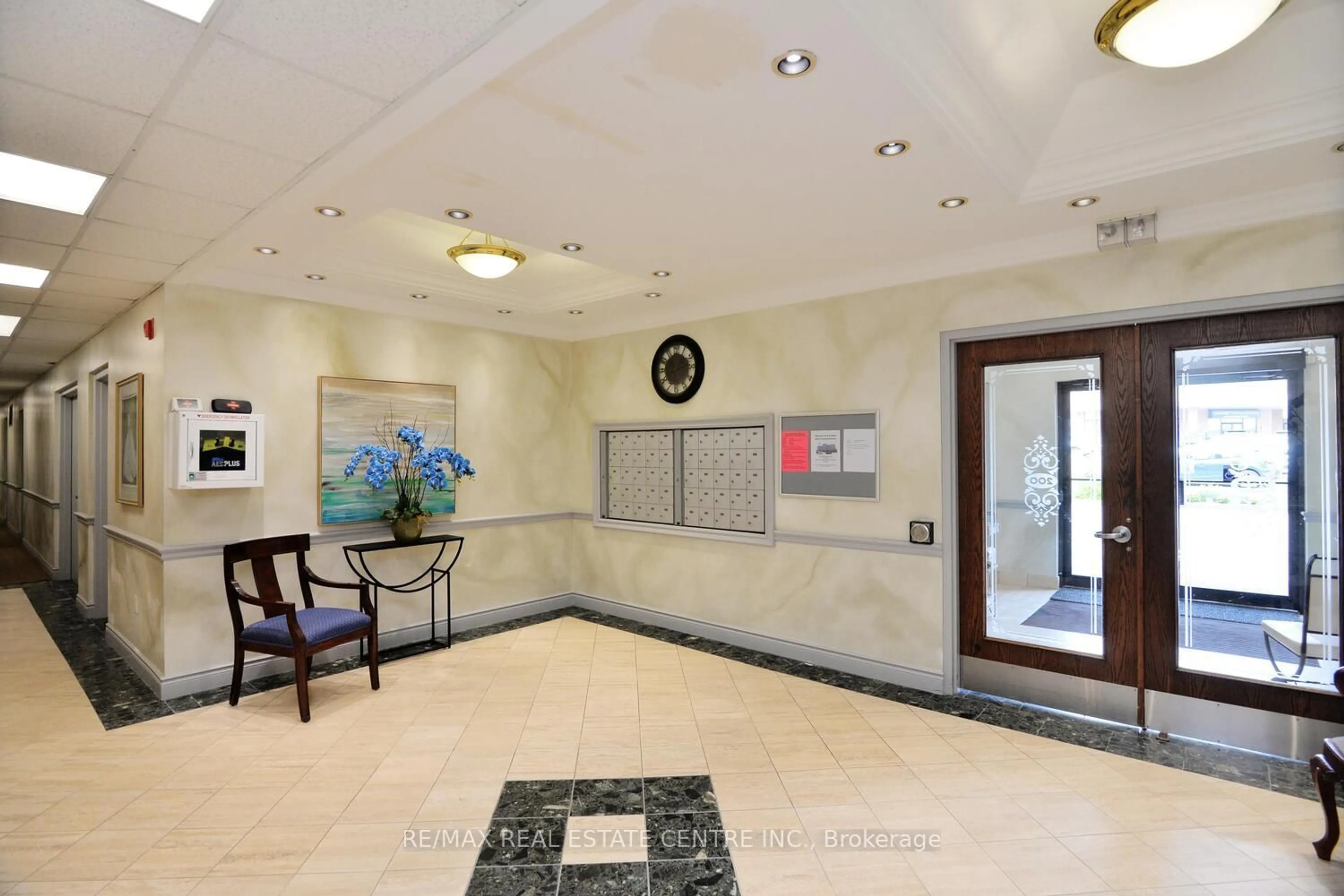 Lobby for 200 Broadway #406, Orangeville Ontario L9W 5G3