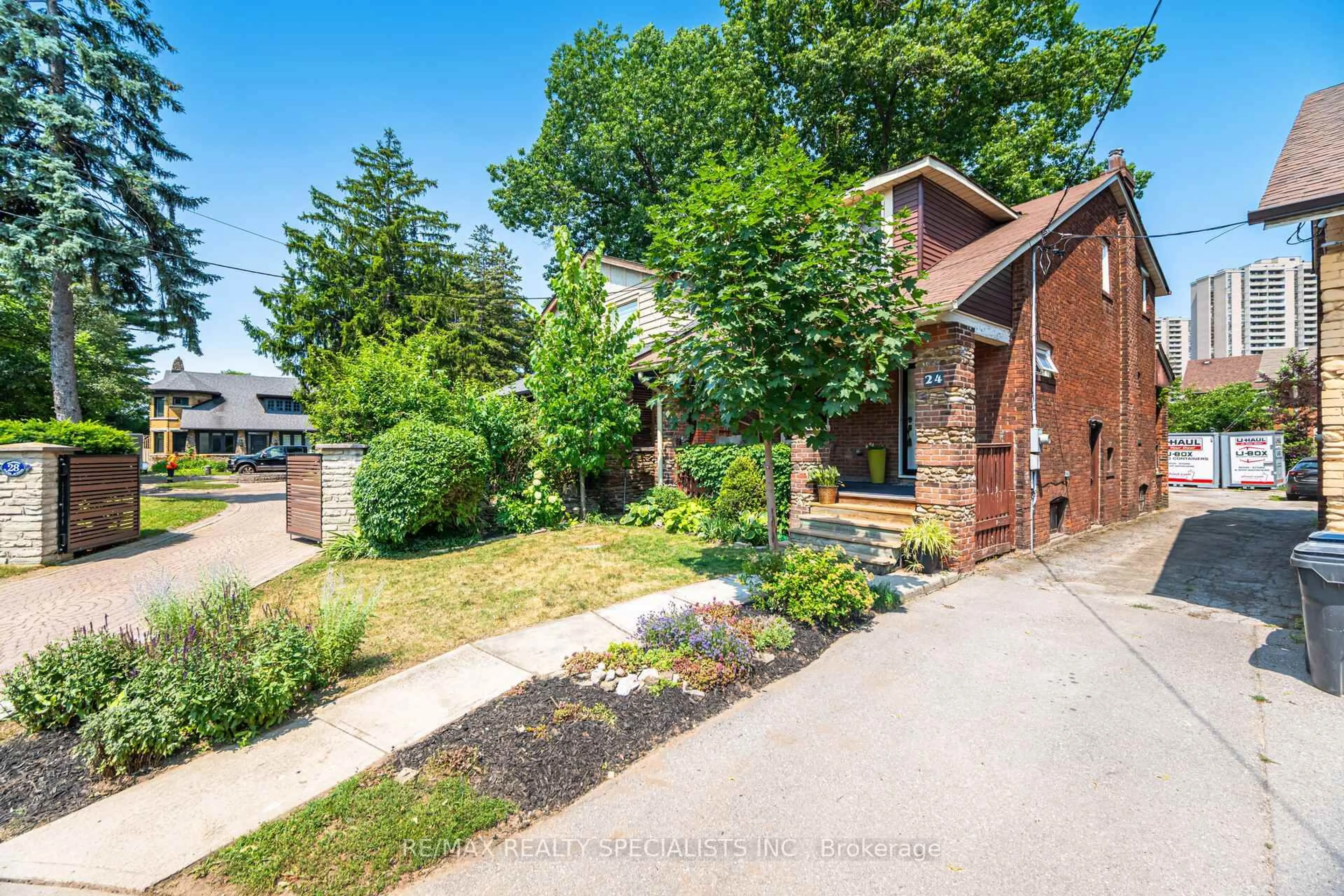 Unknown for 24 Skyes Ave, Toronto Ontario M9N 1C9