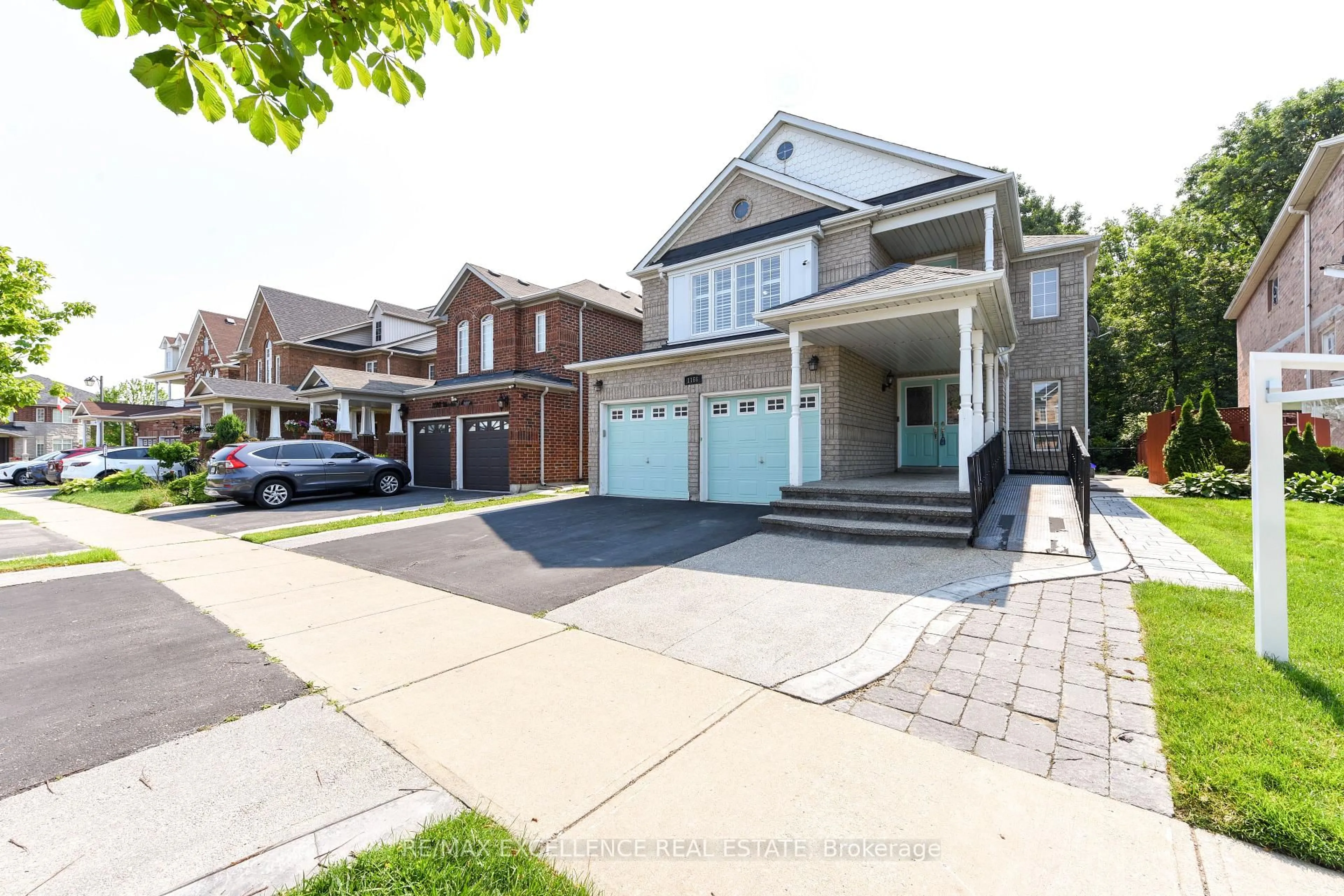 Home with brick exterior material, street for 1166 Woodward Ave, Milton Ontario L9T 6C7