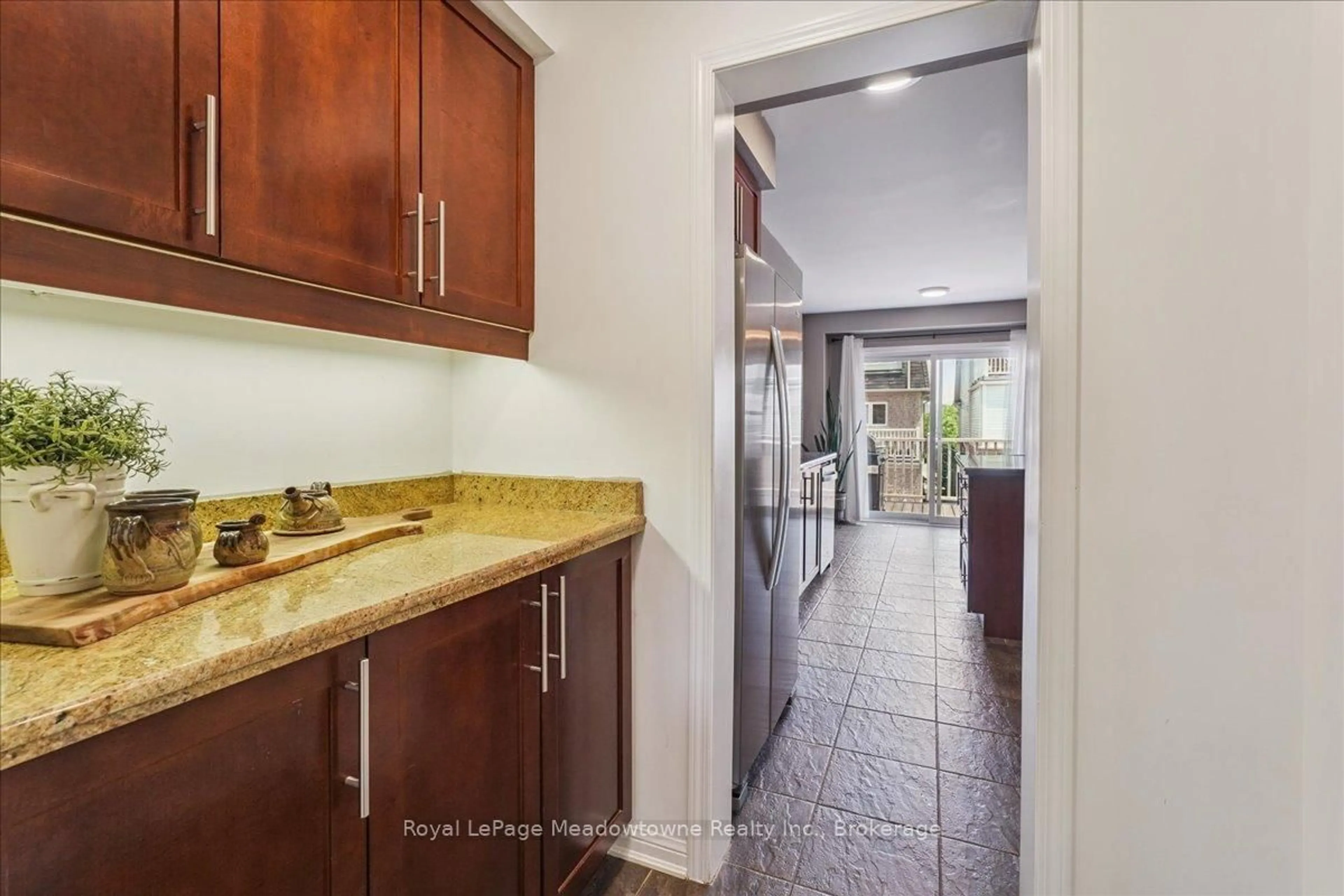 Unknown for 661 Scott Blvd, Milton Ontario L9T 0P3