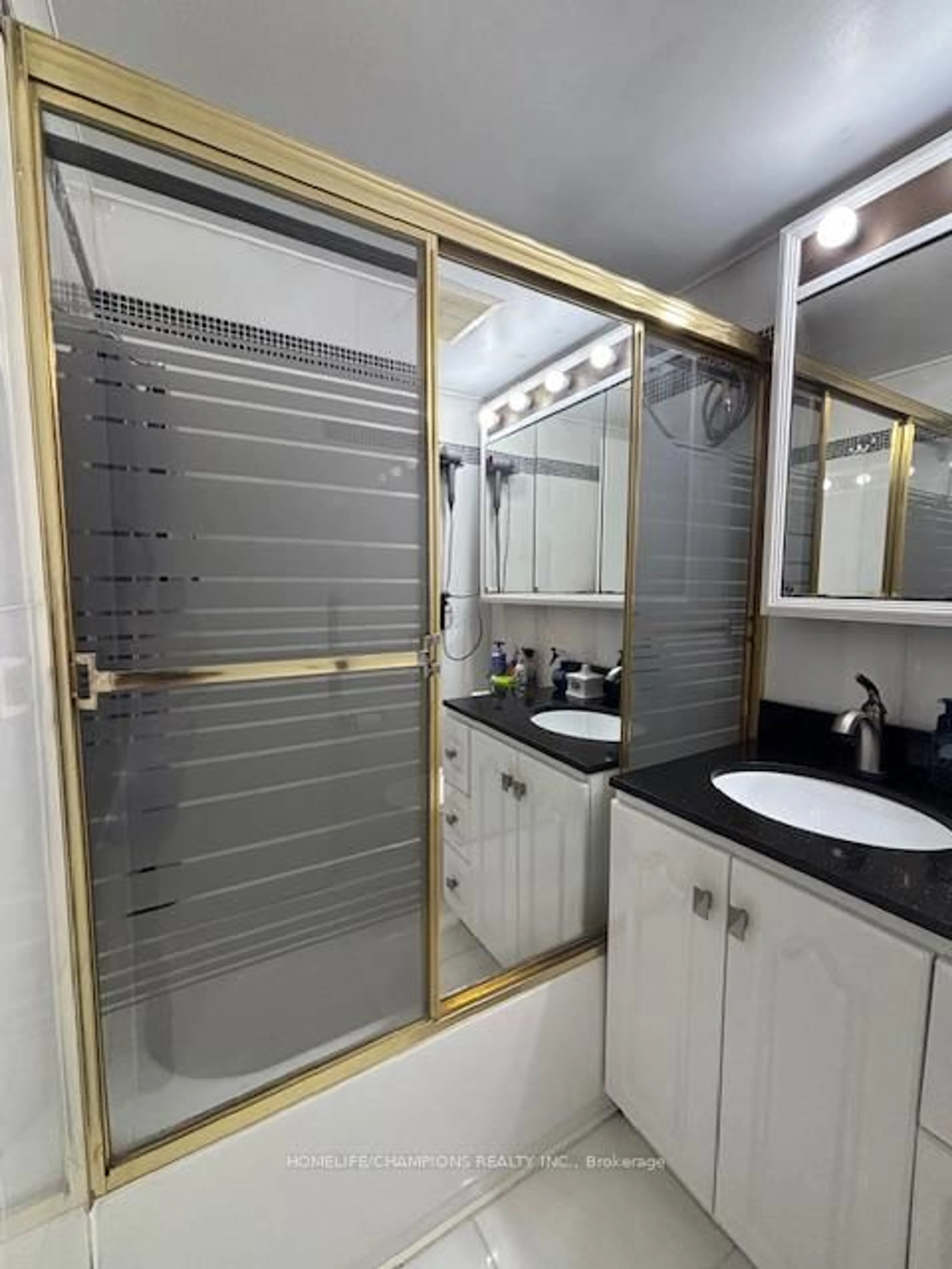 Standard bathroom, unknown for 200 Lotherton Ptwy #508, Toronto Ontario M6B 2G8