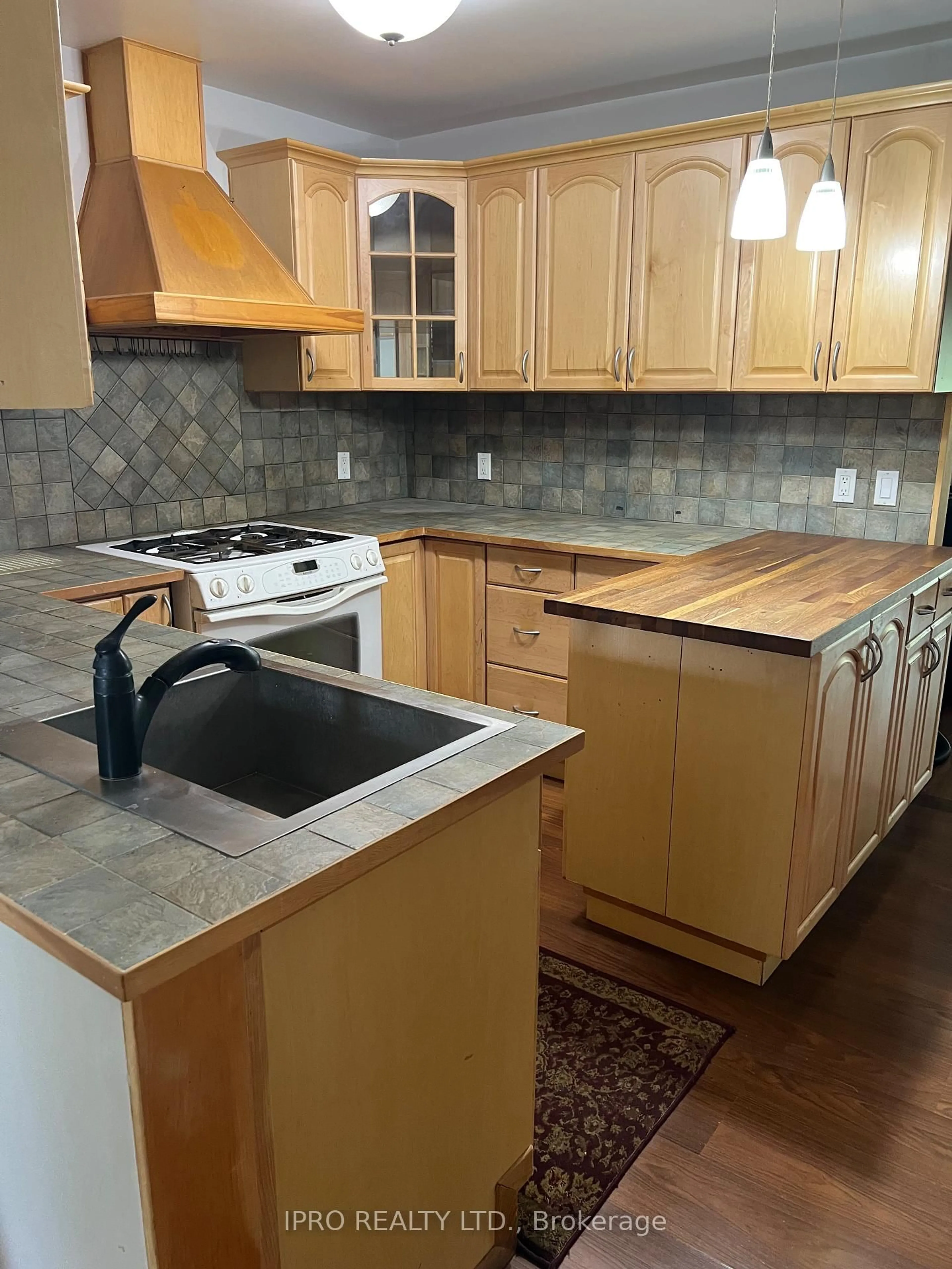 Standard kitchen, unknown for 21 Woodbury Rd, Toronto Ontario M8W 1X5