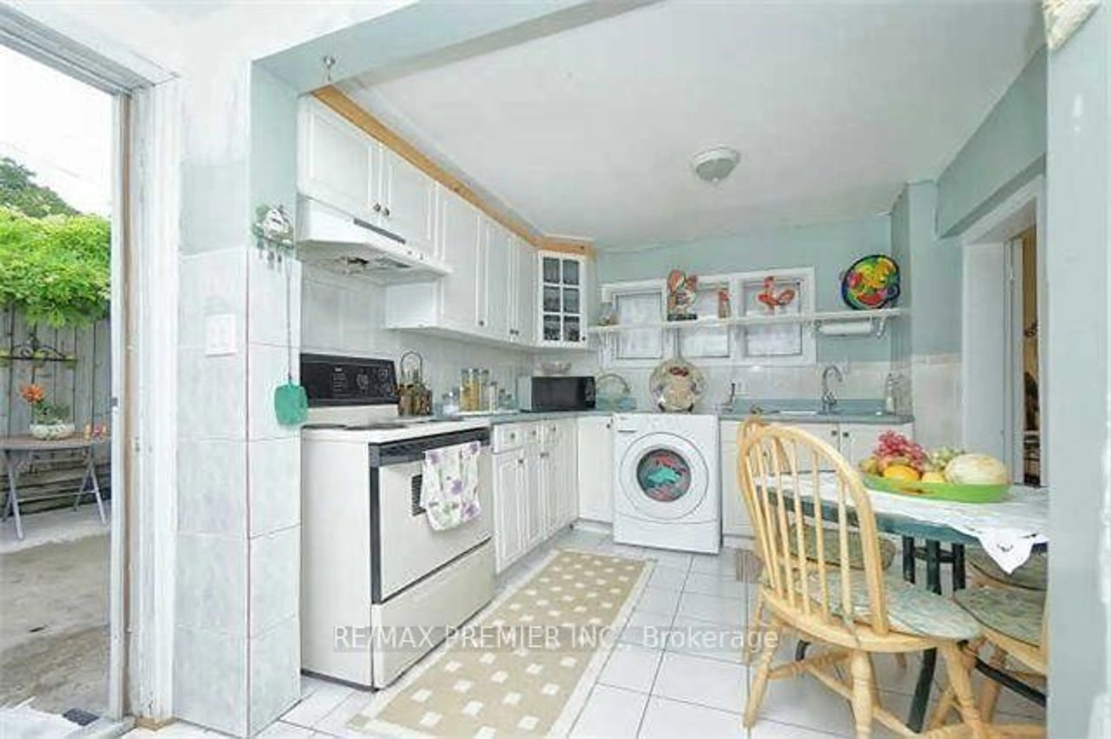 Standard kitchen, ceramic/tile floor for 34 Mc Farland Ave, Toronto Ontario M6H 3N1