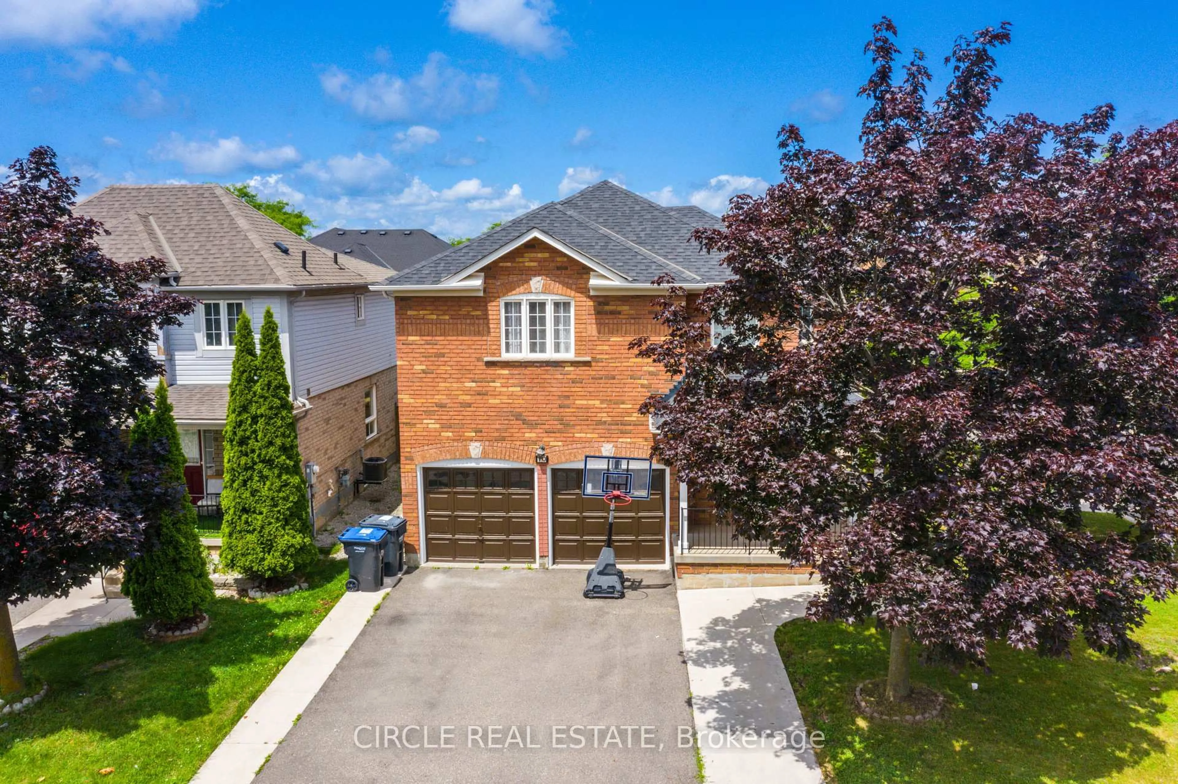 A pic from outside/outdoor area/front of a property/back of a property/a pic from drone, street for 10 Gold Park Pl, Brampton Ontario L7A 2E3