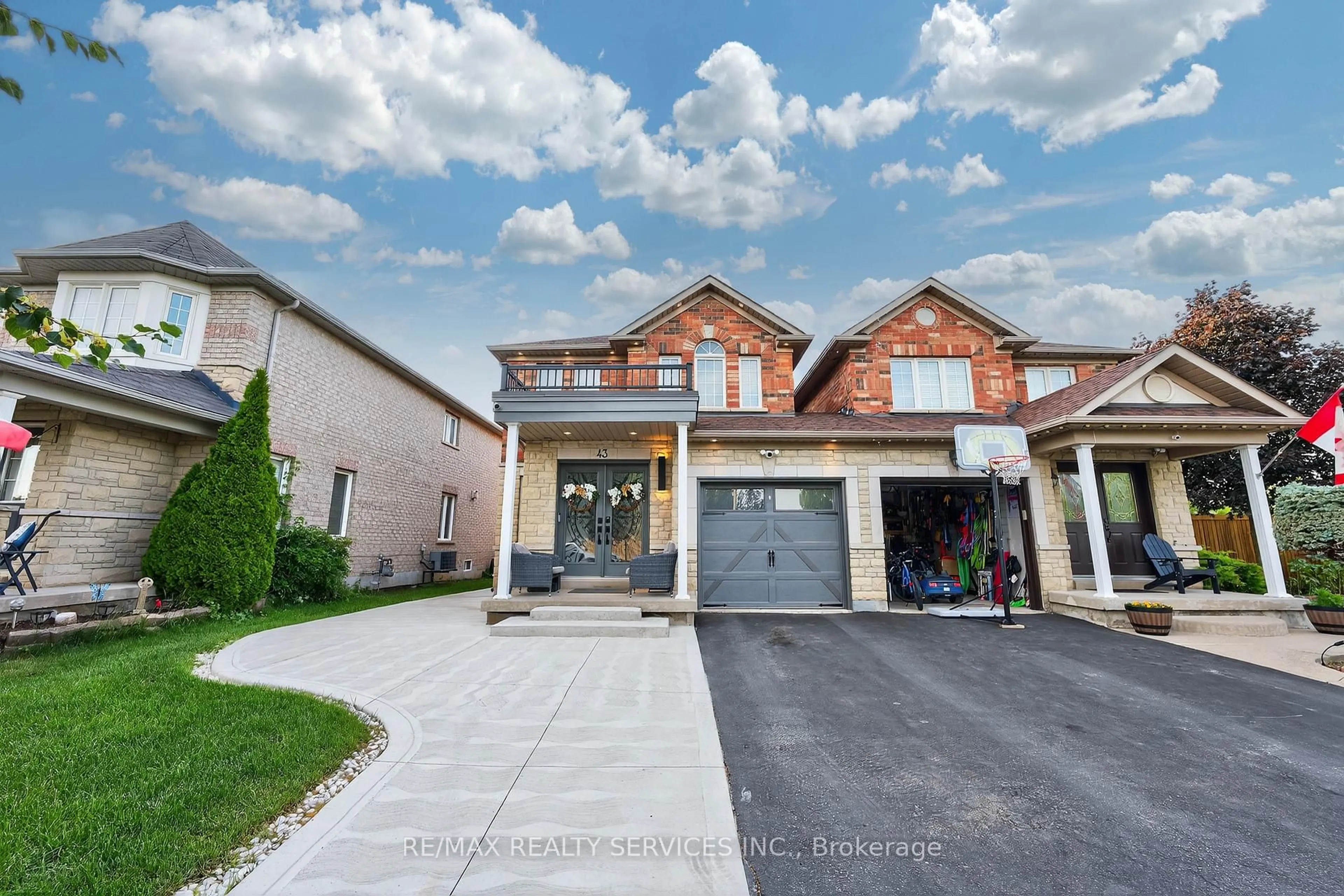 Home with brick exterior material, street for 43 Mowat Cres, Halton Hills Ontario L7G 0A2
