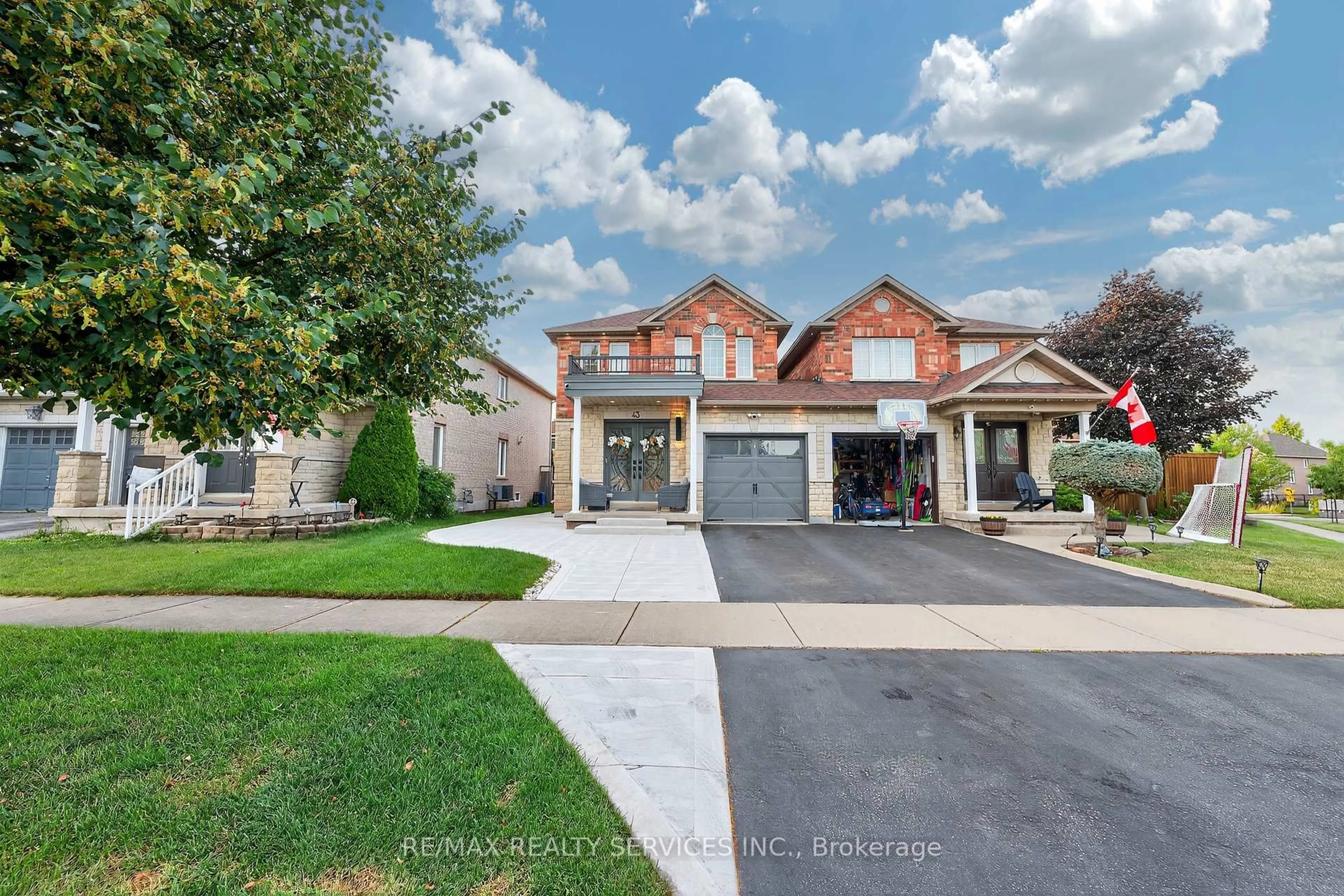 Home with brick exterior material, street for 43 Mowat Cres, Halton Hills Ontario L7G 0A2