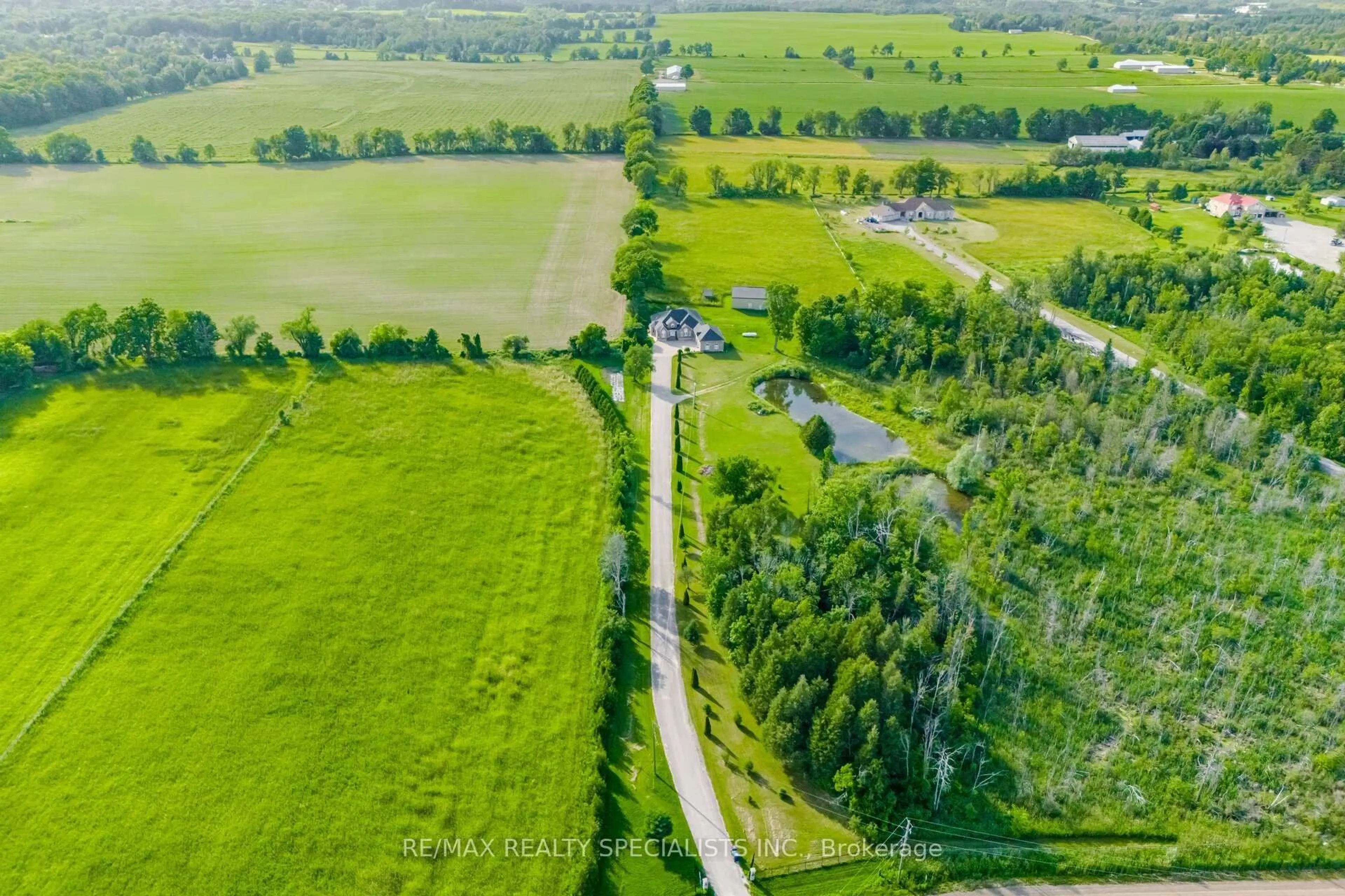 A pic from outside/outdoor area/front of a property/back of a property/a pic from drone, unknown for 5246 Beech Grove Sdrd, Caledon Ontario L7K 2G1