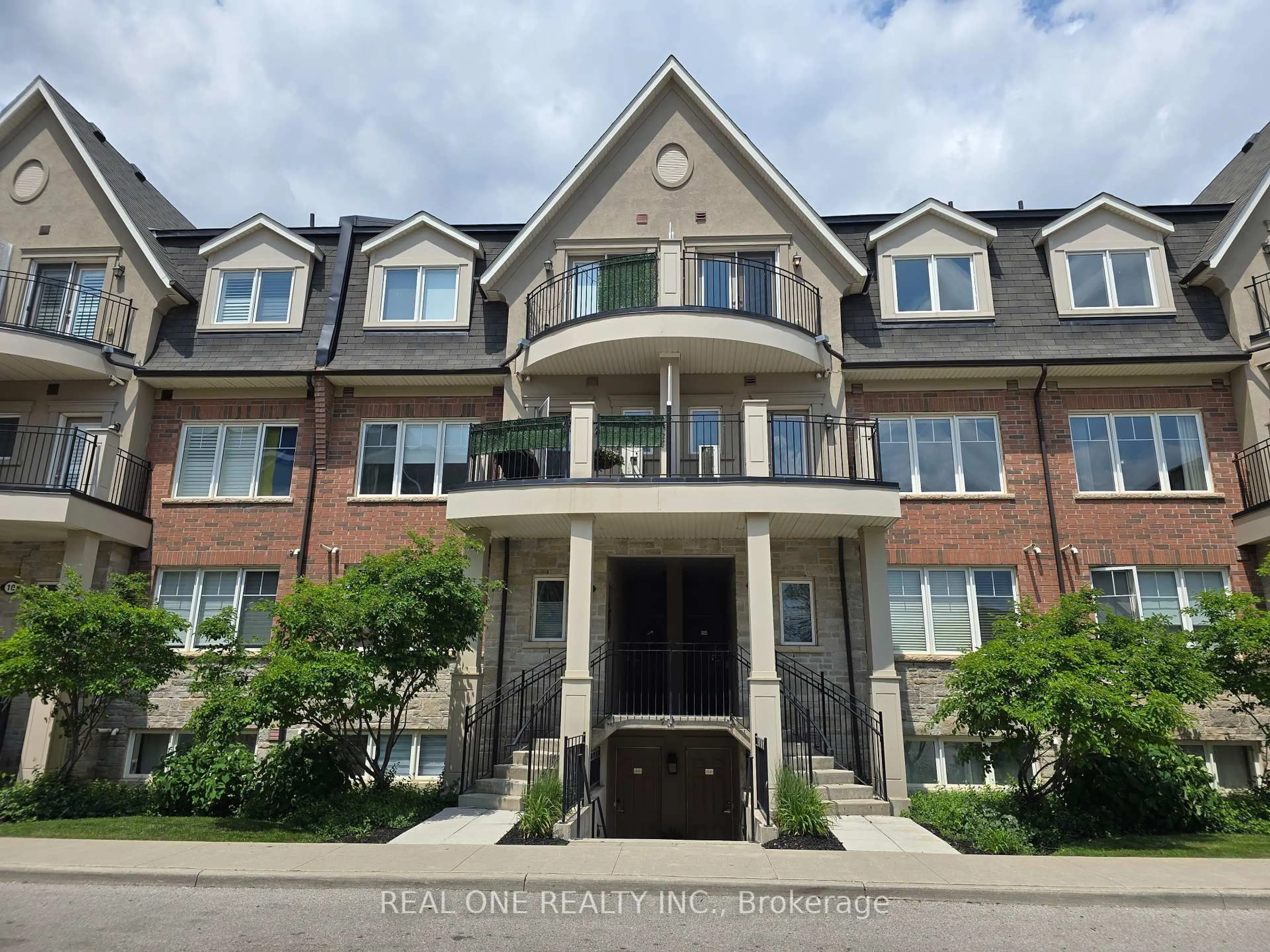 A pic from outside/outdoor area/front of a property/back of a property/a pic from drone, unknown for 2420 Baronwood Dr #12-02, Oakville Ontario L6M 0X6