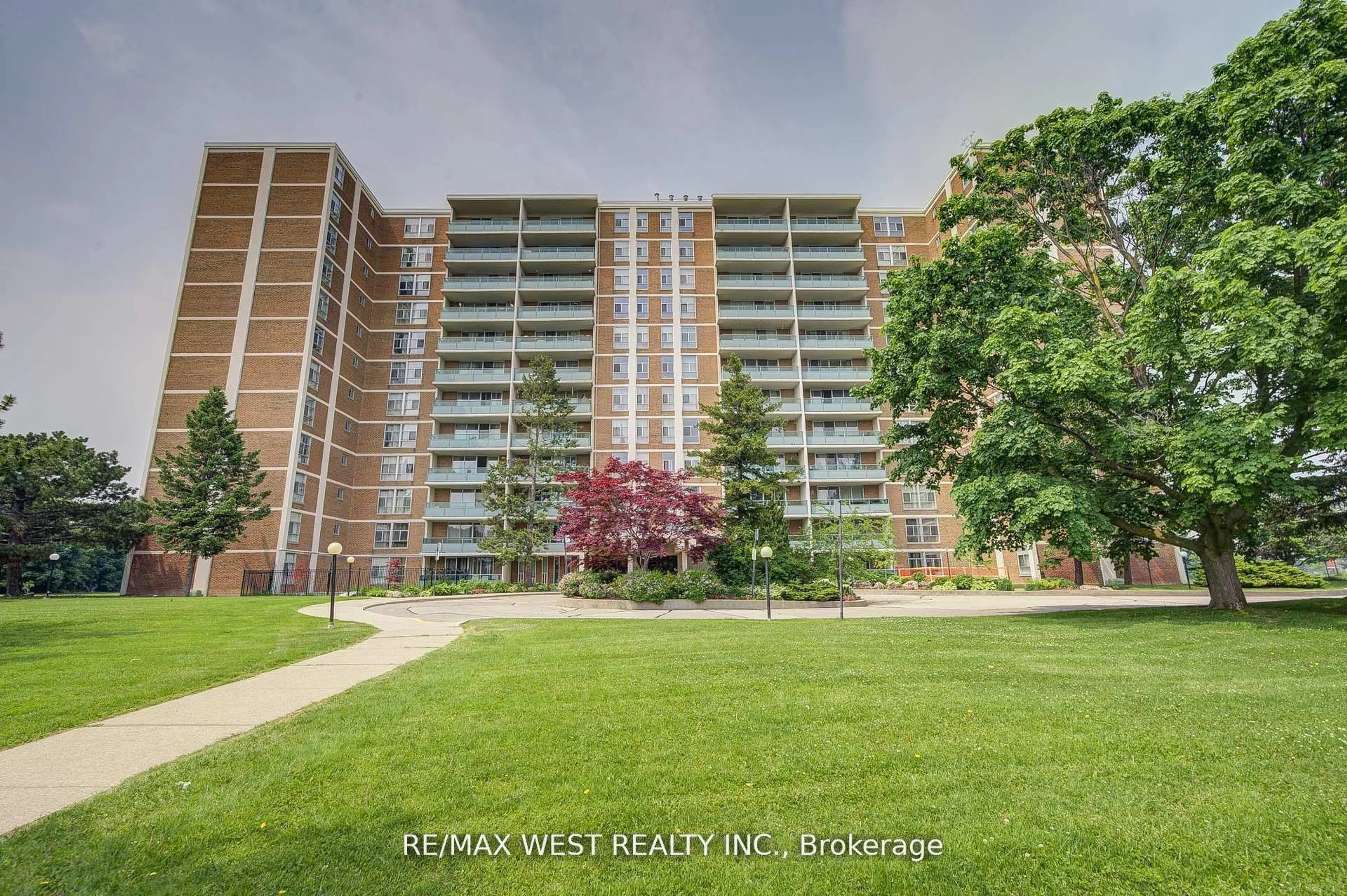 A pic from outside/outdoor area/front of a property/back of a property/a pic from drone, street for 44 Longbourne Dr #606, Toronto Ontario M9R 2M7