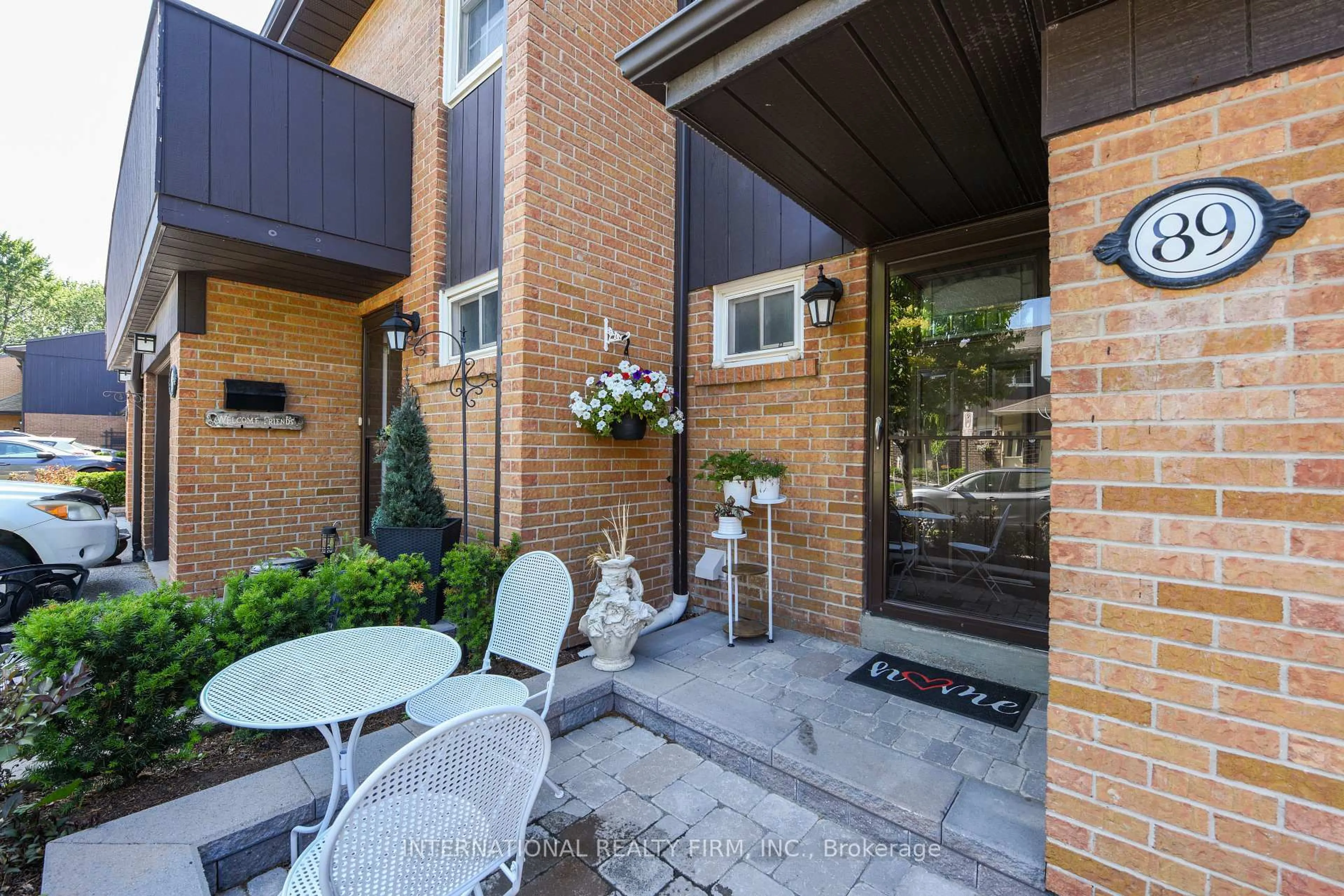 Patio, street for 1951 Rathburn Rd #89, Mississauga Ontario L4W 2N9