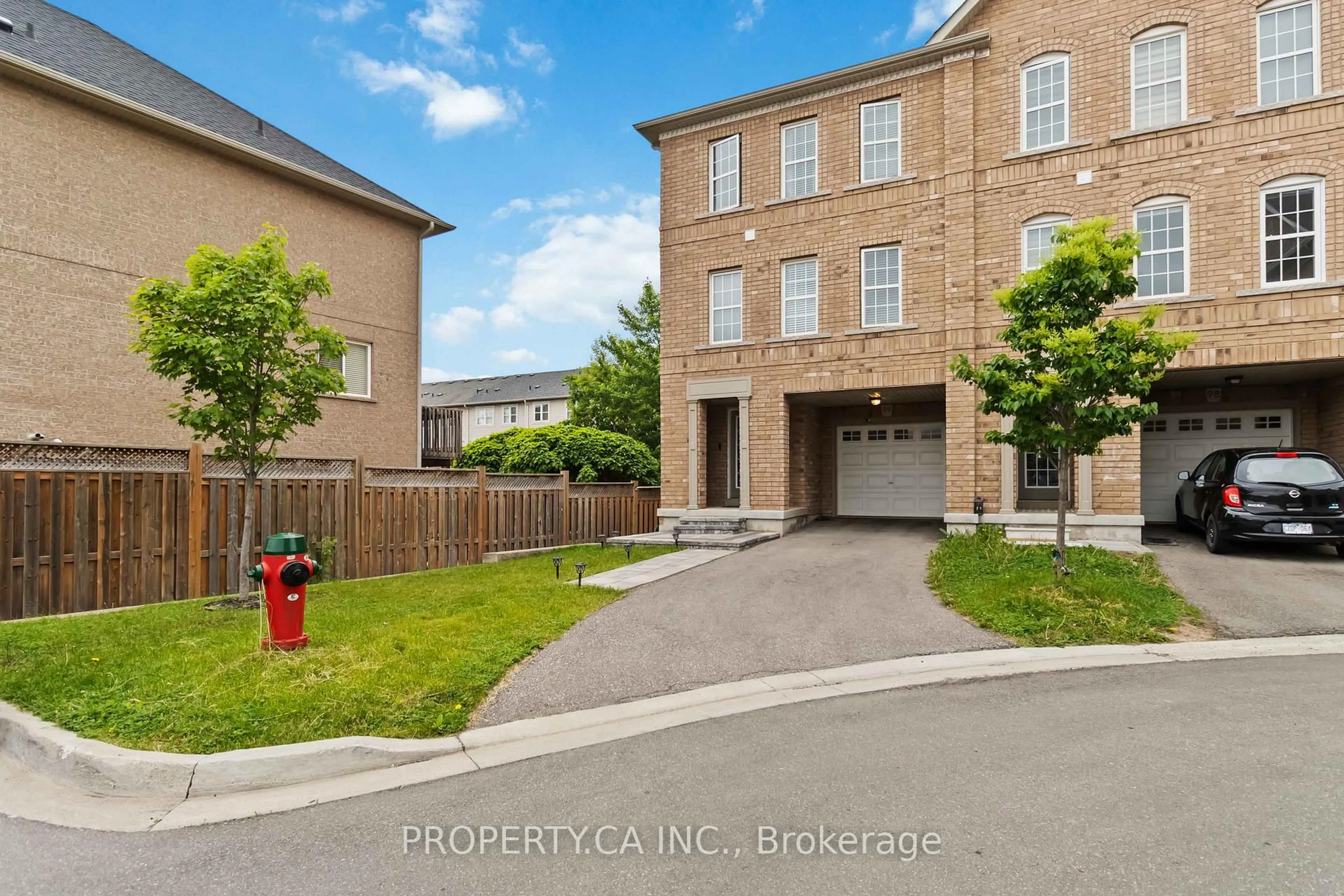 A pic from outside/outdoor area/front of a property/back of a property/a pic from drone, street for 2280 Baronwood Dr #99, Oakville Ontario L6M 0K4