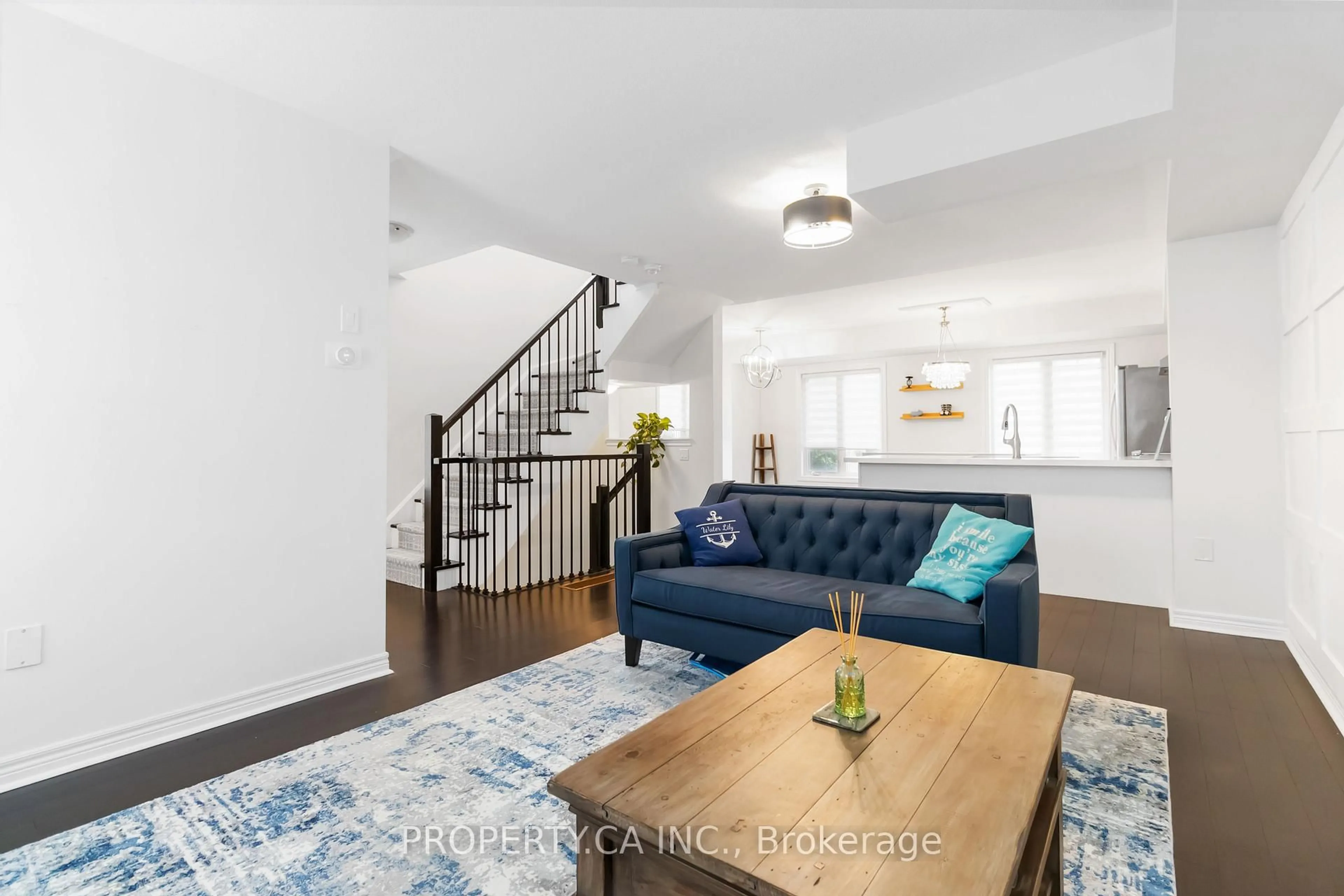 Living room with furniture, unknown for 2280 Baronwood Dr #99, Oakville Ontario L6M 0K4