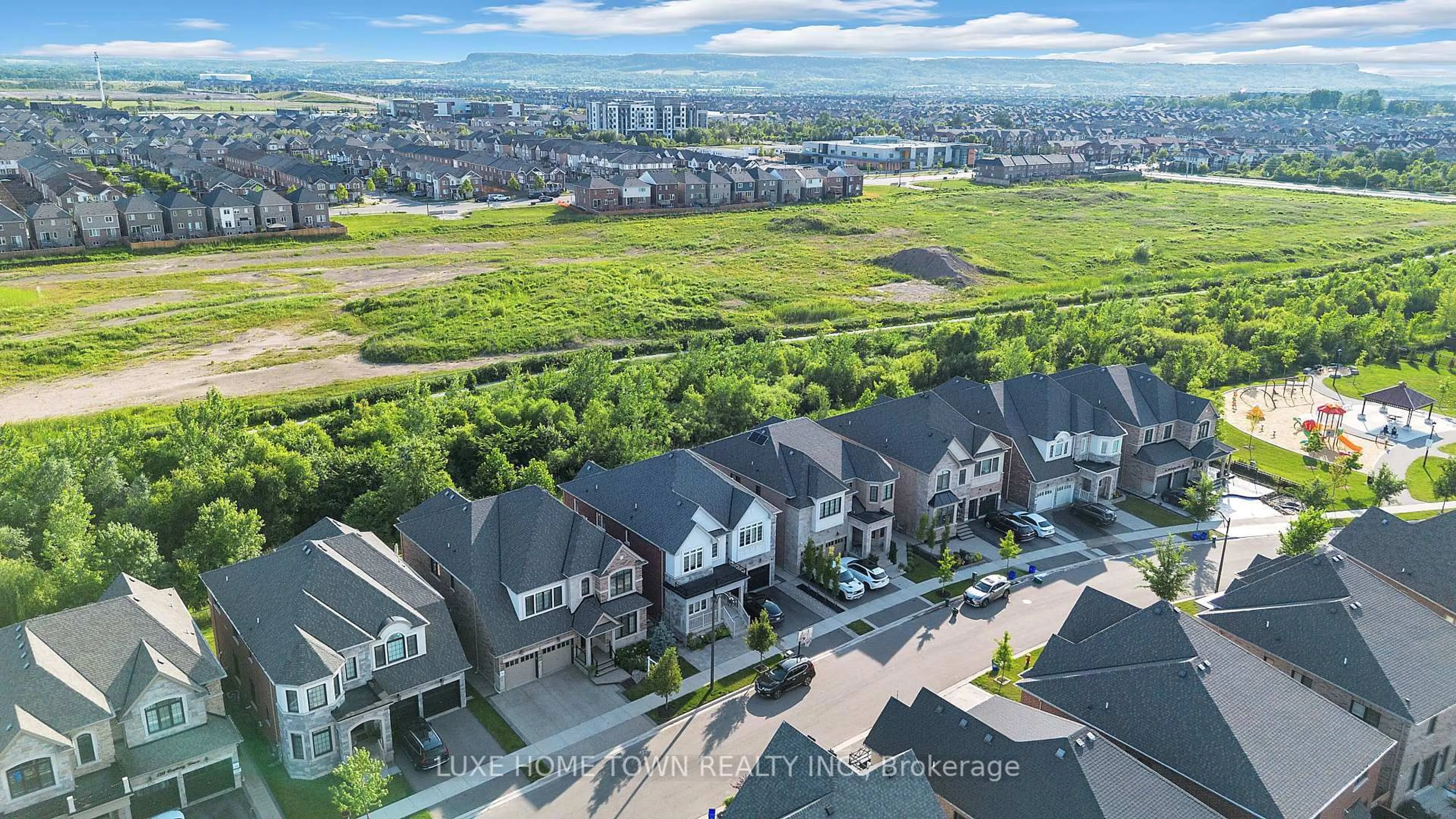 A pic from outside/outdoor area/front of a property/back of a property/a pic from drone, unknown for 1310 Raspberry Terr, Milton Ontario L9T 7K6