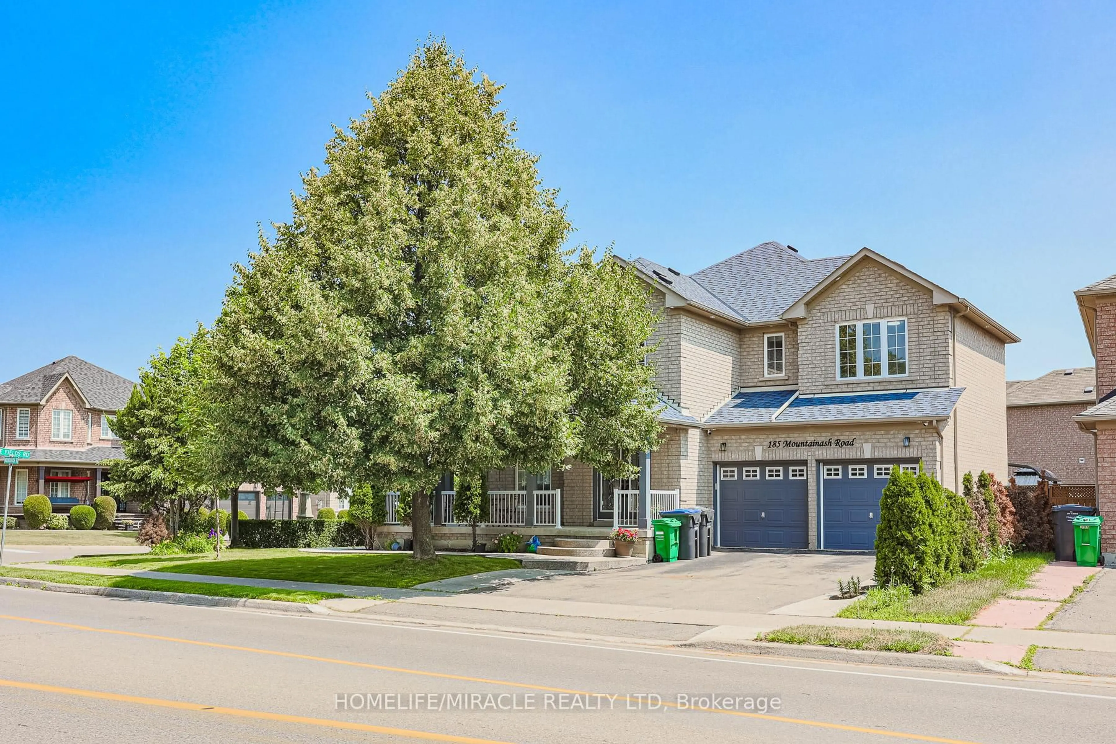 Unknown for 185 Mountainash Rd, Brampton Ontario L6R 3G8
